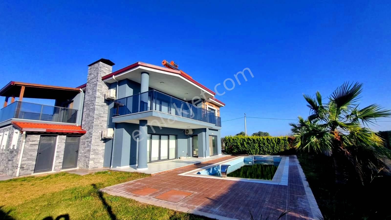 Yaylaköy'de Deniz Manzaralı Havuzlu 5+2 Müstakil Sıfır Villa - Görsel 7