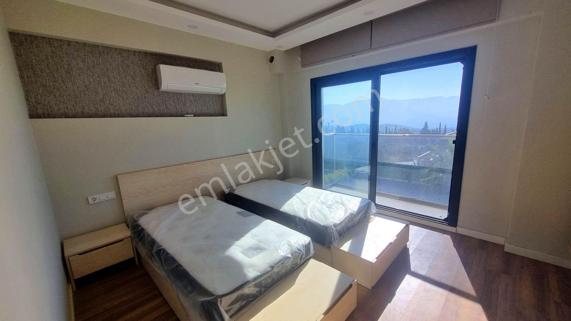 Yaylaköy'de Deniz Manzaralı Havuzlu 5+2 Müstakil Sıfır Villa - Görsel 11