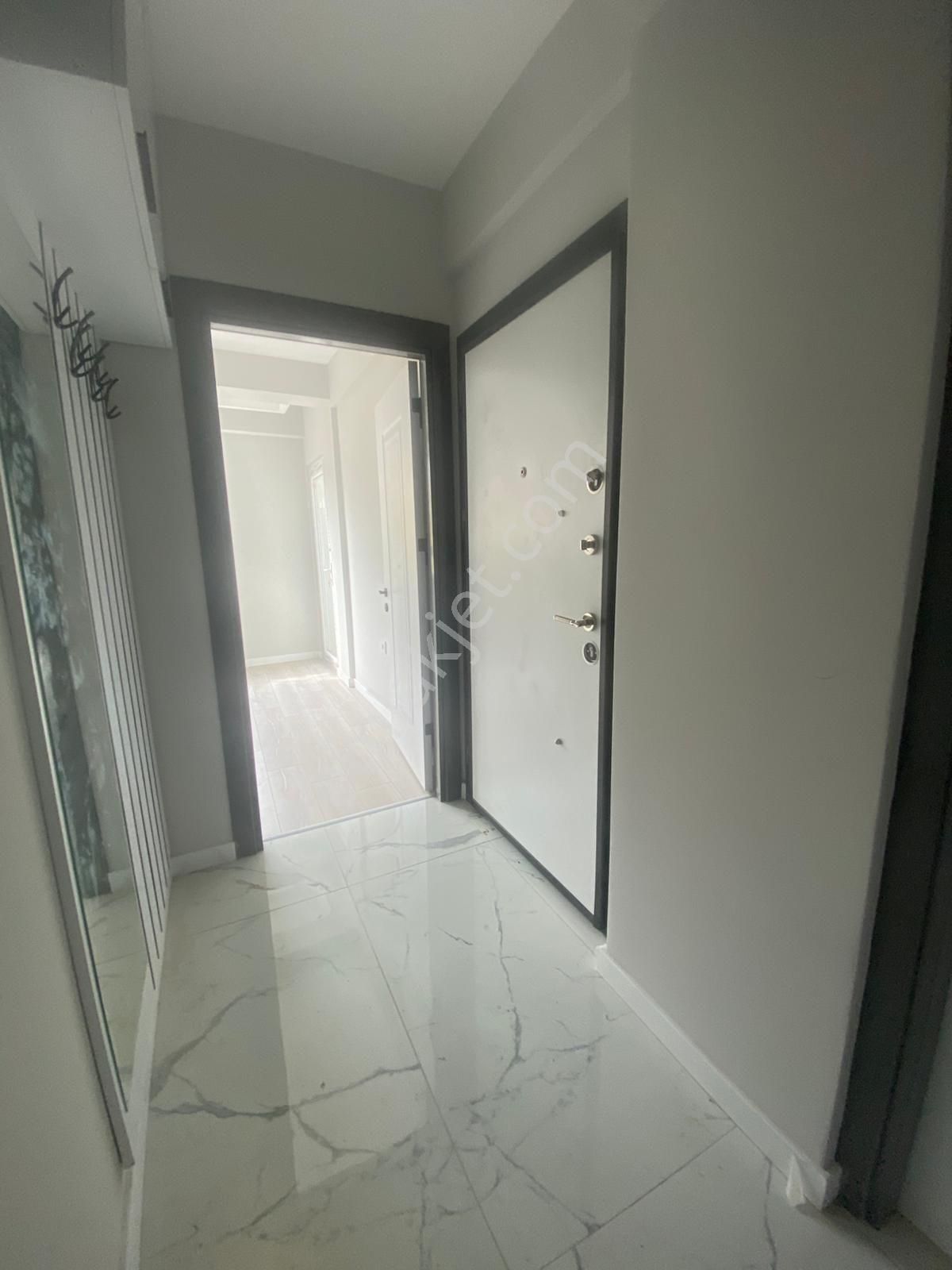 Esentepe Mahallesi Eğitimciler Caddesi Yakını Sırmalılar Sokak Dibi 2+0 Daire Satılıktır - Görsel 3