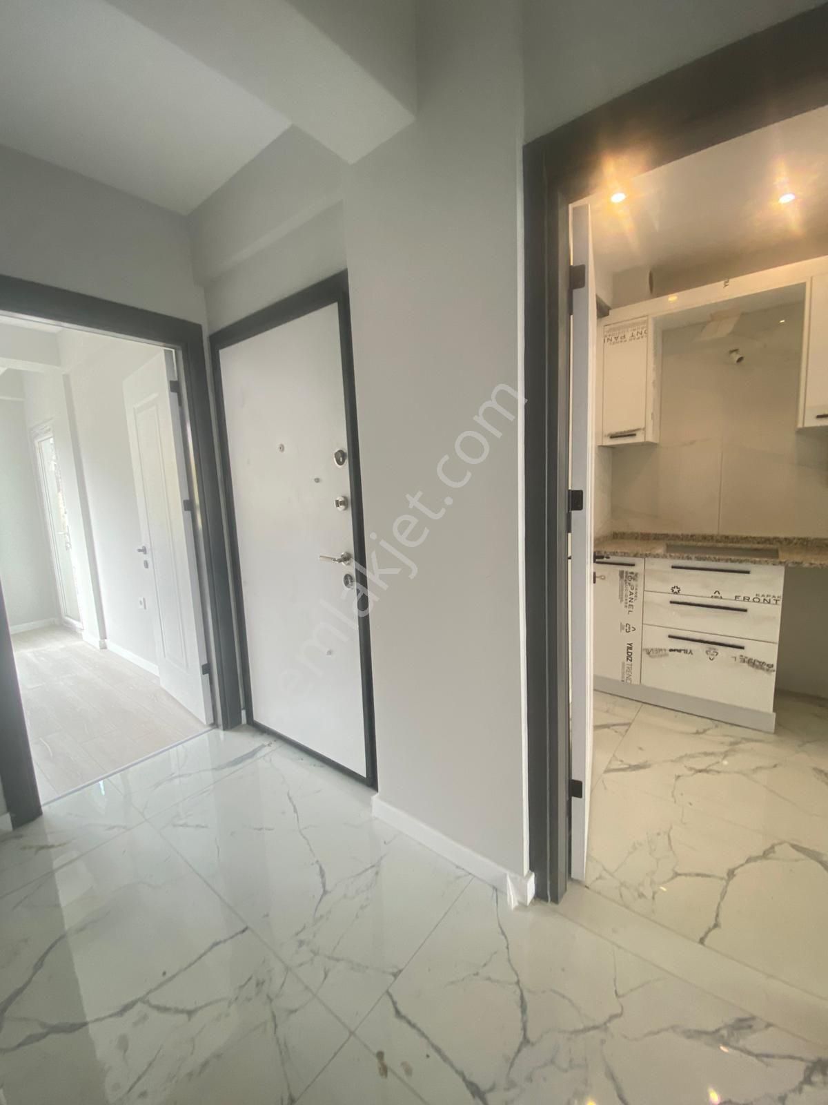 Esentepe Mahallesi Eğitimciler Caddesi Yakını Sırmalılar Sokak Dibi 2+0 Daire Satılıktır - Görsel 12