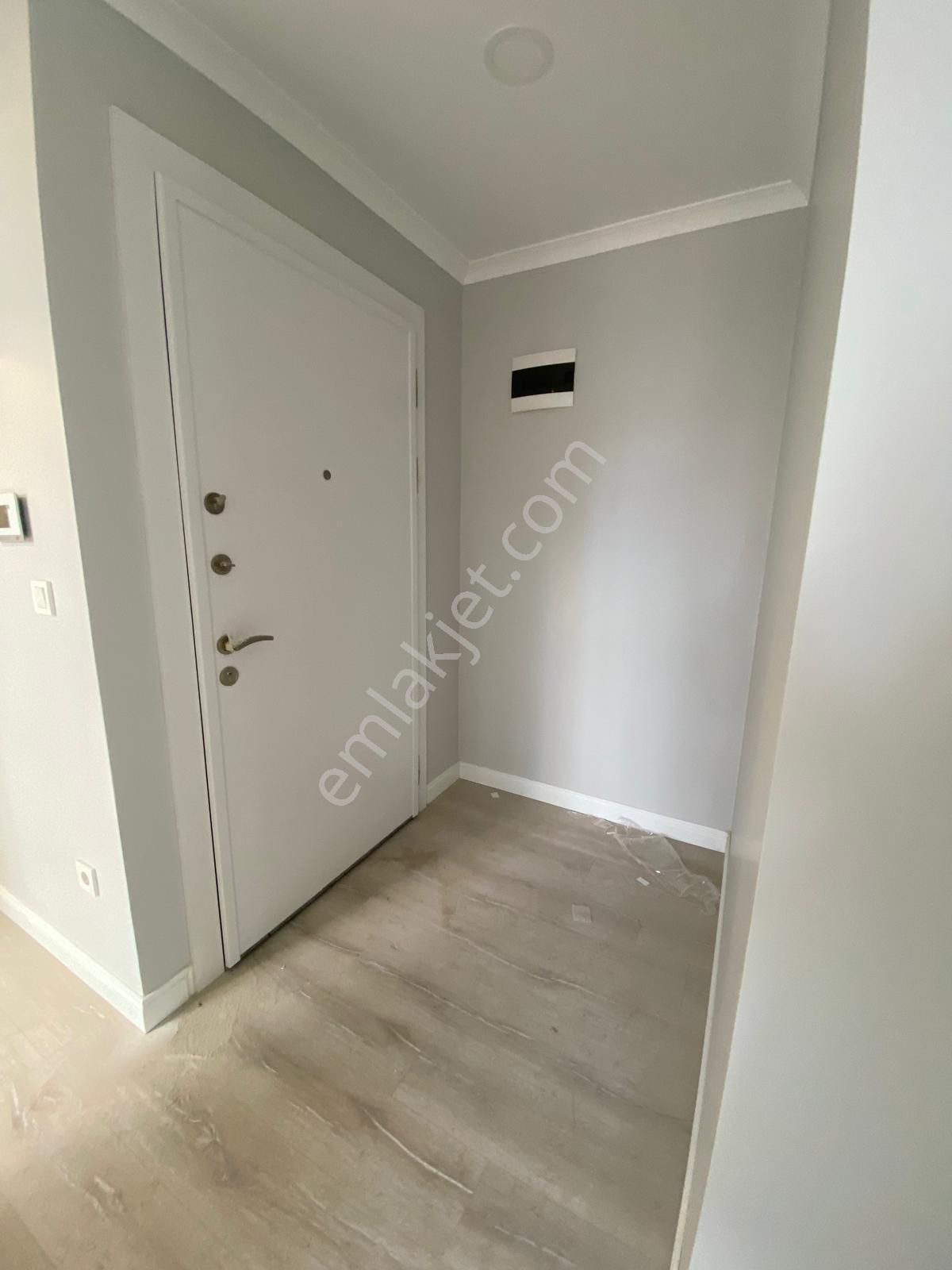 Bahçelievler Çalışlar Yakını Köşe Konumlu 5+2 Kiralık Daire - Görsel 11