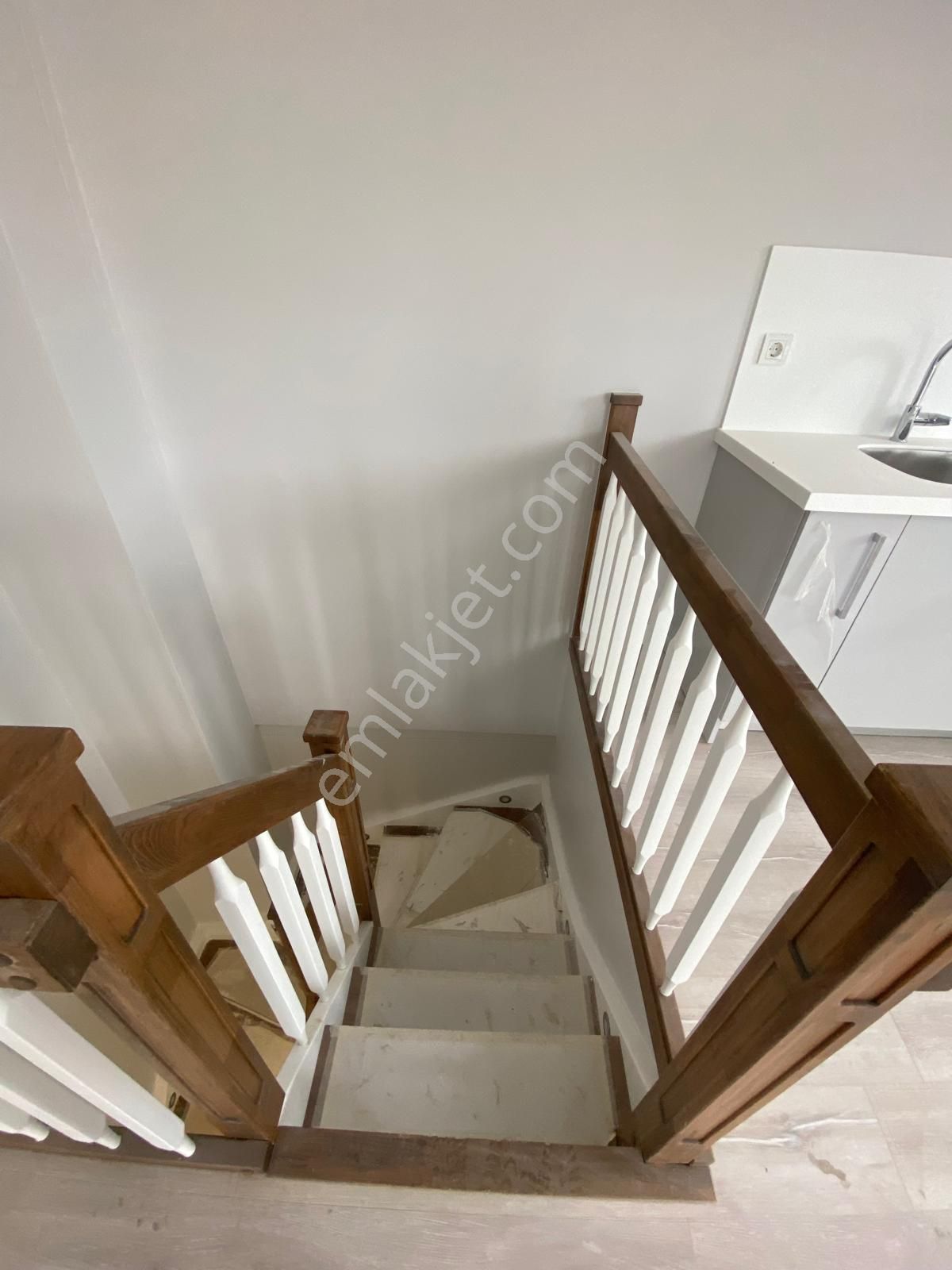 Bahçelievler Çalışlar Yakını Köşe Konumlu 5+2 Kiralık Daire - Görsel 20