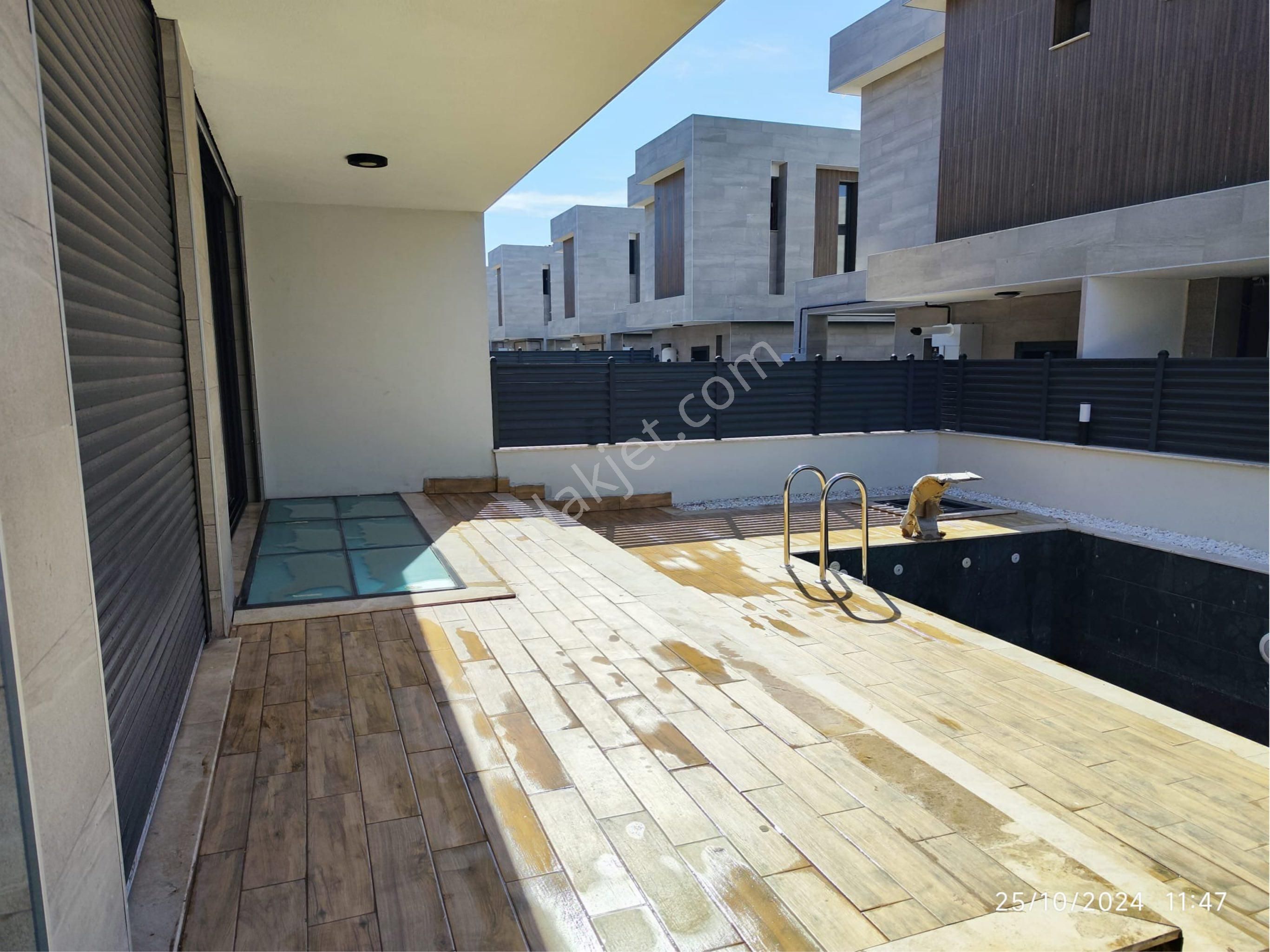 Karaova'da Müstakil Özel Havuzlu 4+1 Satılık Villa - Görsel 13