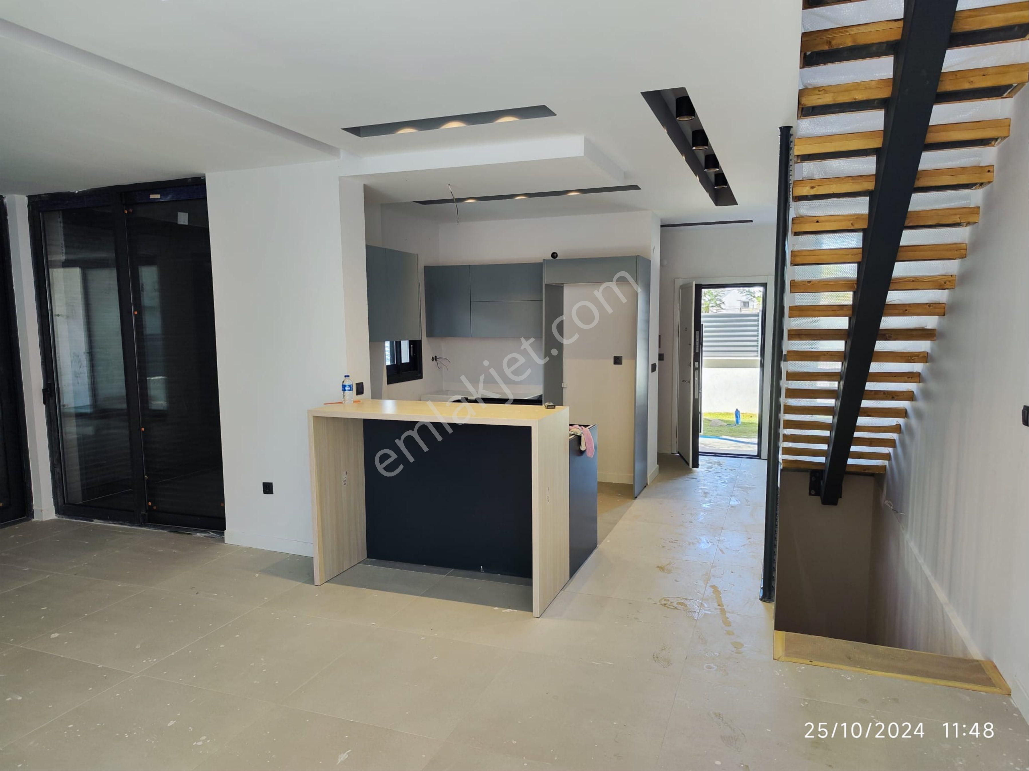 Karaova'da Müstakil Özel Havuzlu 4+1 Satılık Villa - Görsel 2