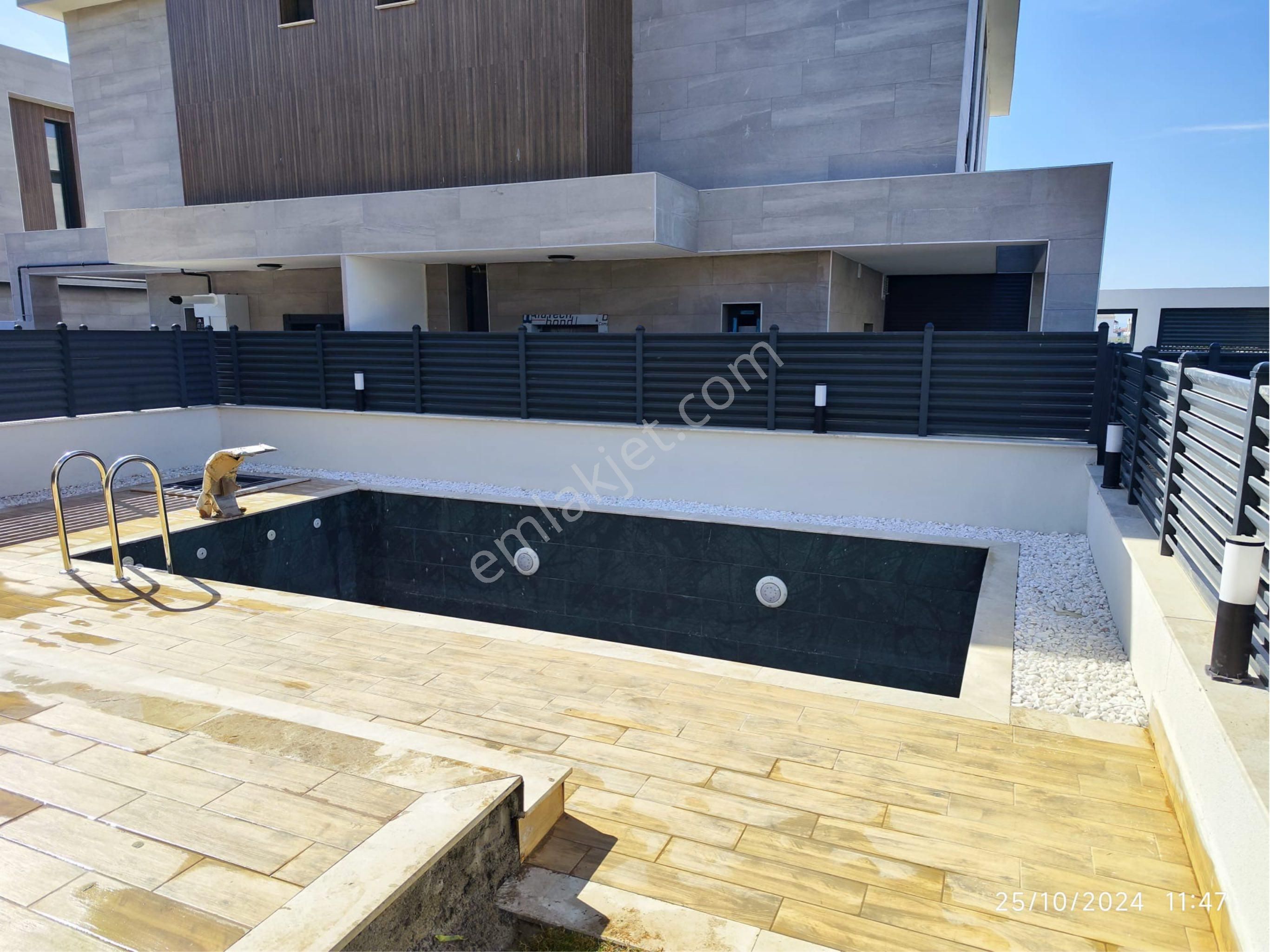 Karaova'da Müstakil Özel Havuzlu 4+1 Satılık Villa - Görsel 19