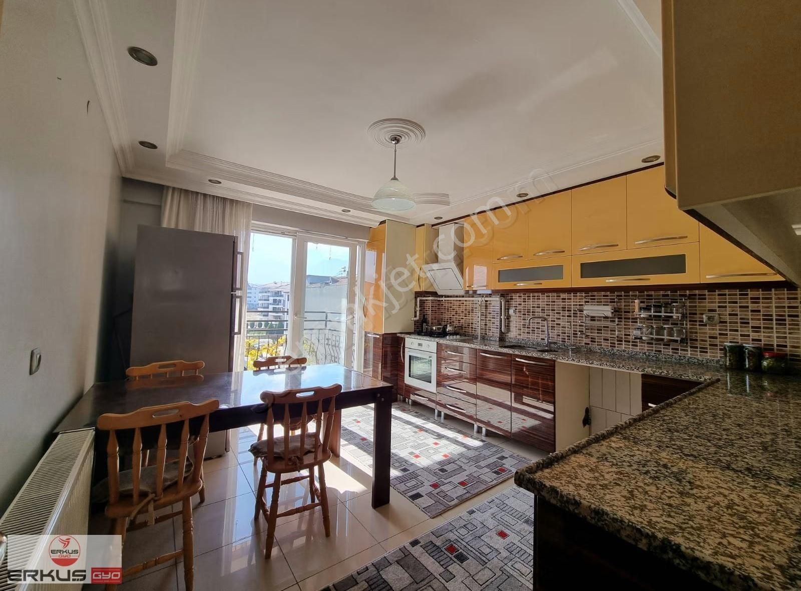 Erkuş Tan Ferhatlar Koleji Yol Üstü Harika Konumda Geniş 3+1