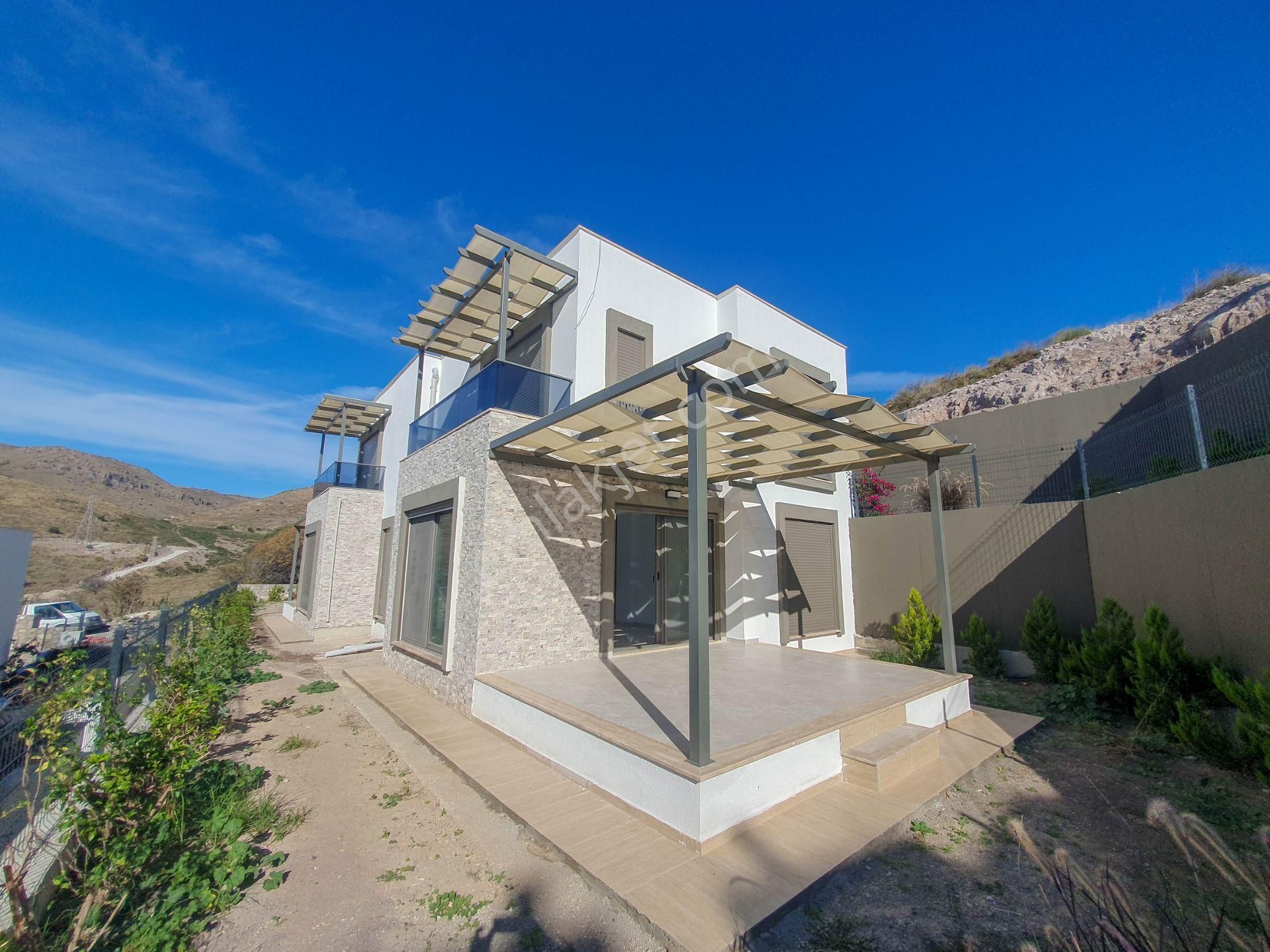 Bodrum Akyarlar'da Satılık Müstakil Bahçeli 3+1 Sıfır Villa