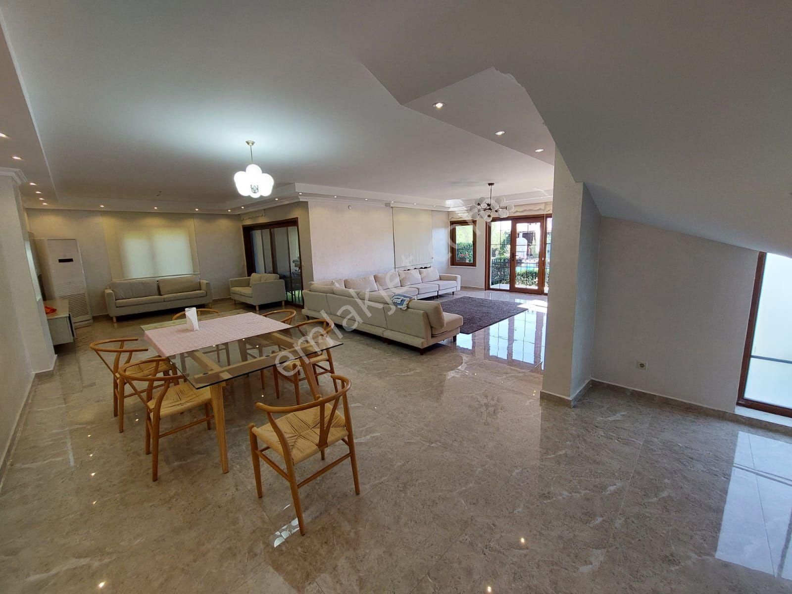 Büyükçekmece Tepekent Sitesinde 2000m2 Arsa İçinde Ful Bitmiş Villa - Görsel 22