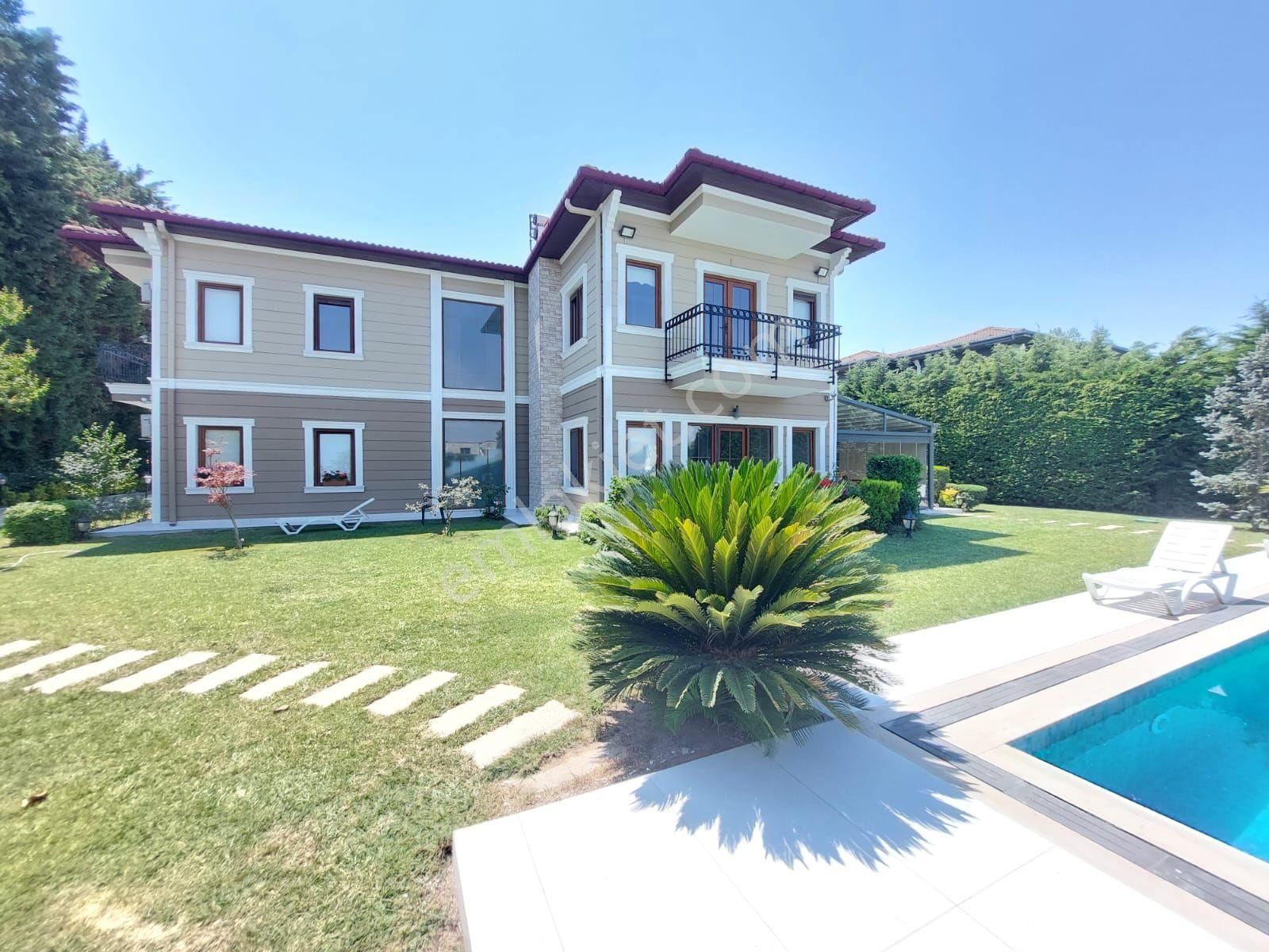 Büyükçekmece Tepekent Sitesinde 2000m2 Arsa İçinde Ful Bitmiş Villa - Görsel 5