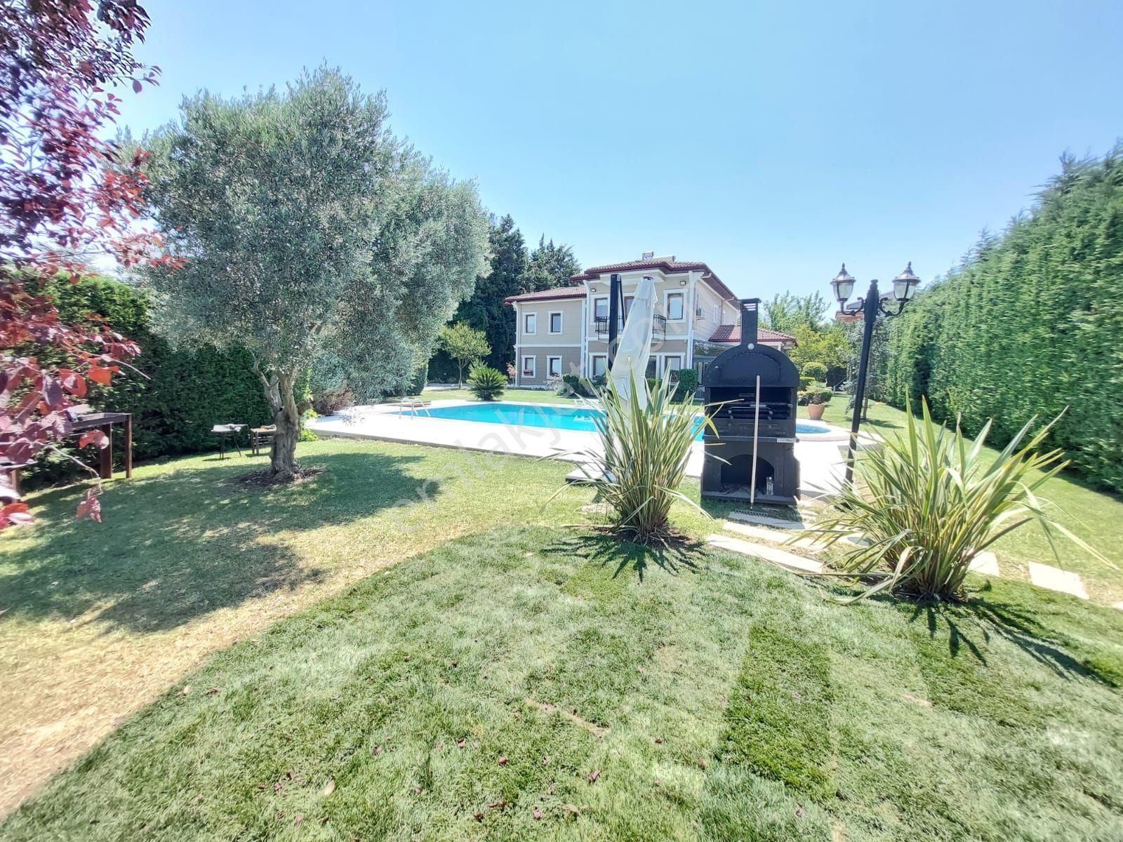 Büyükçekmece Tepekent Sitesinde 2000m2 Arsa İçinde Ful Bitmiş Villa - Görsel 11