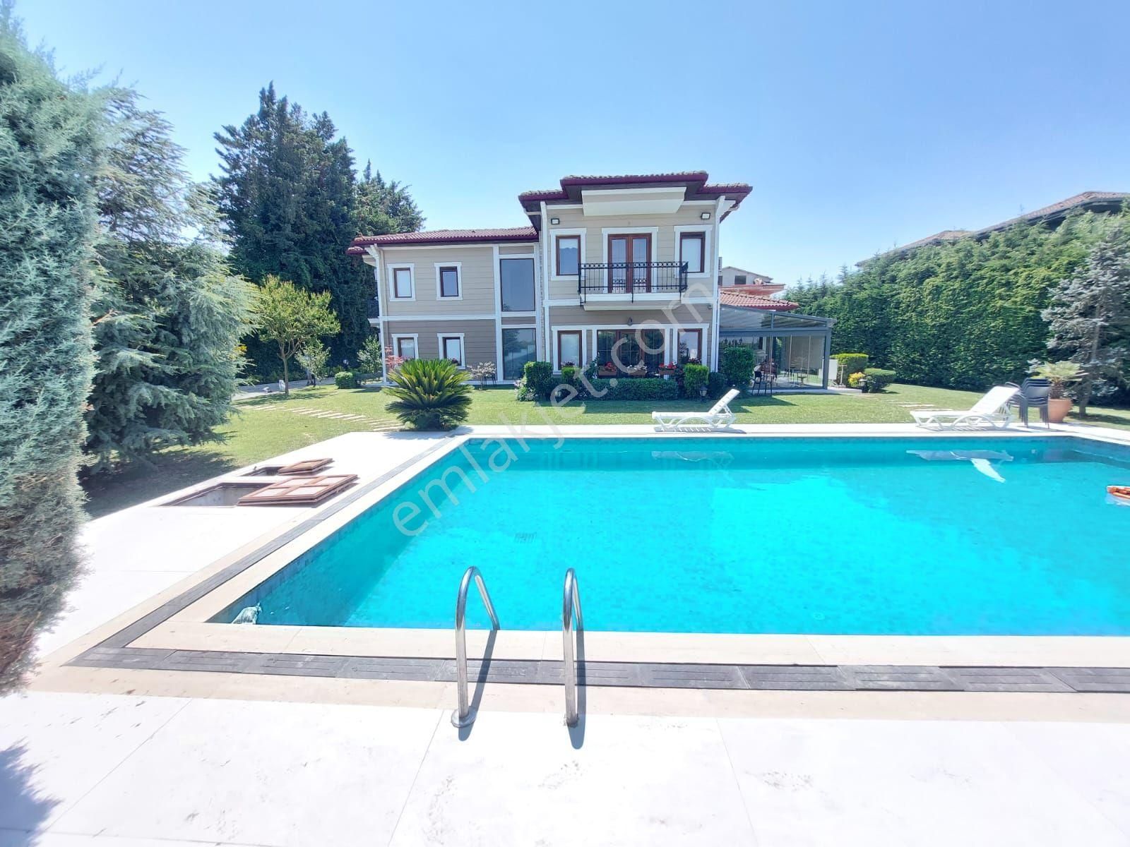 Büyükçekmece Tepekent Sitesinde 2000m2 Arsa İçinde Ful Bitmiş Villa - Görsel 4