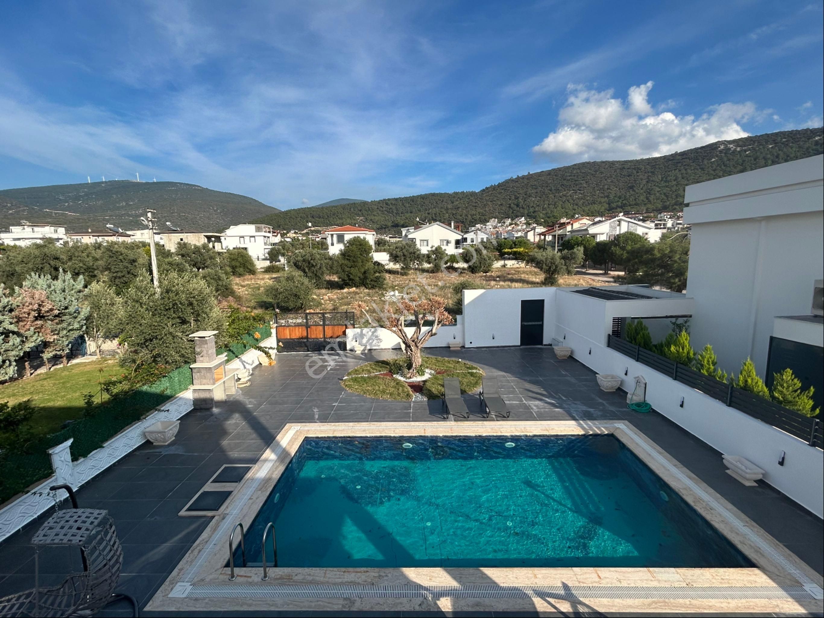 Didim Albükte Sahile Yakın Eşyalı 4+1 Lüks Villa - Görsel 30