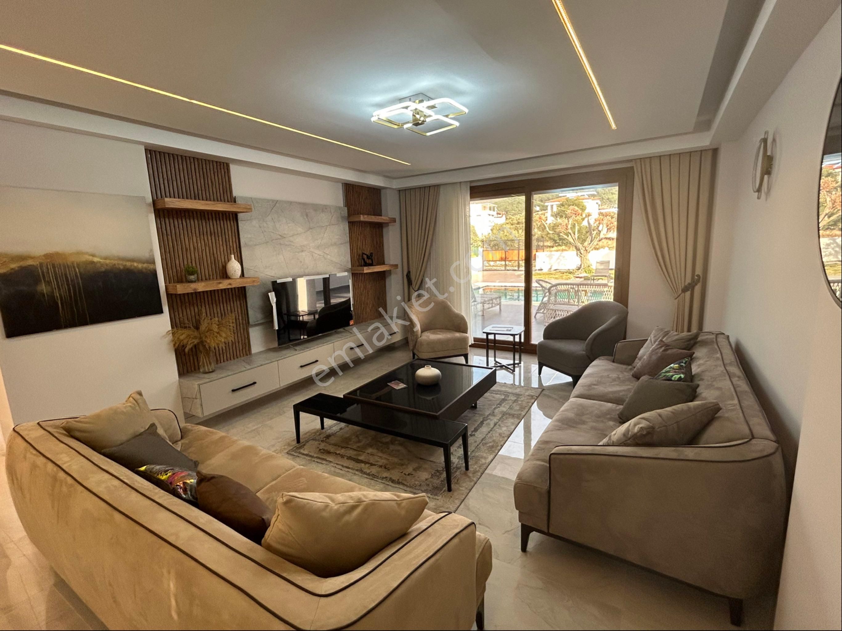 Didim Albükte Sahile Yakın Eşyalı 4+1 Lüks Villa - Görsel 13