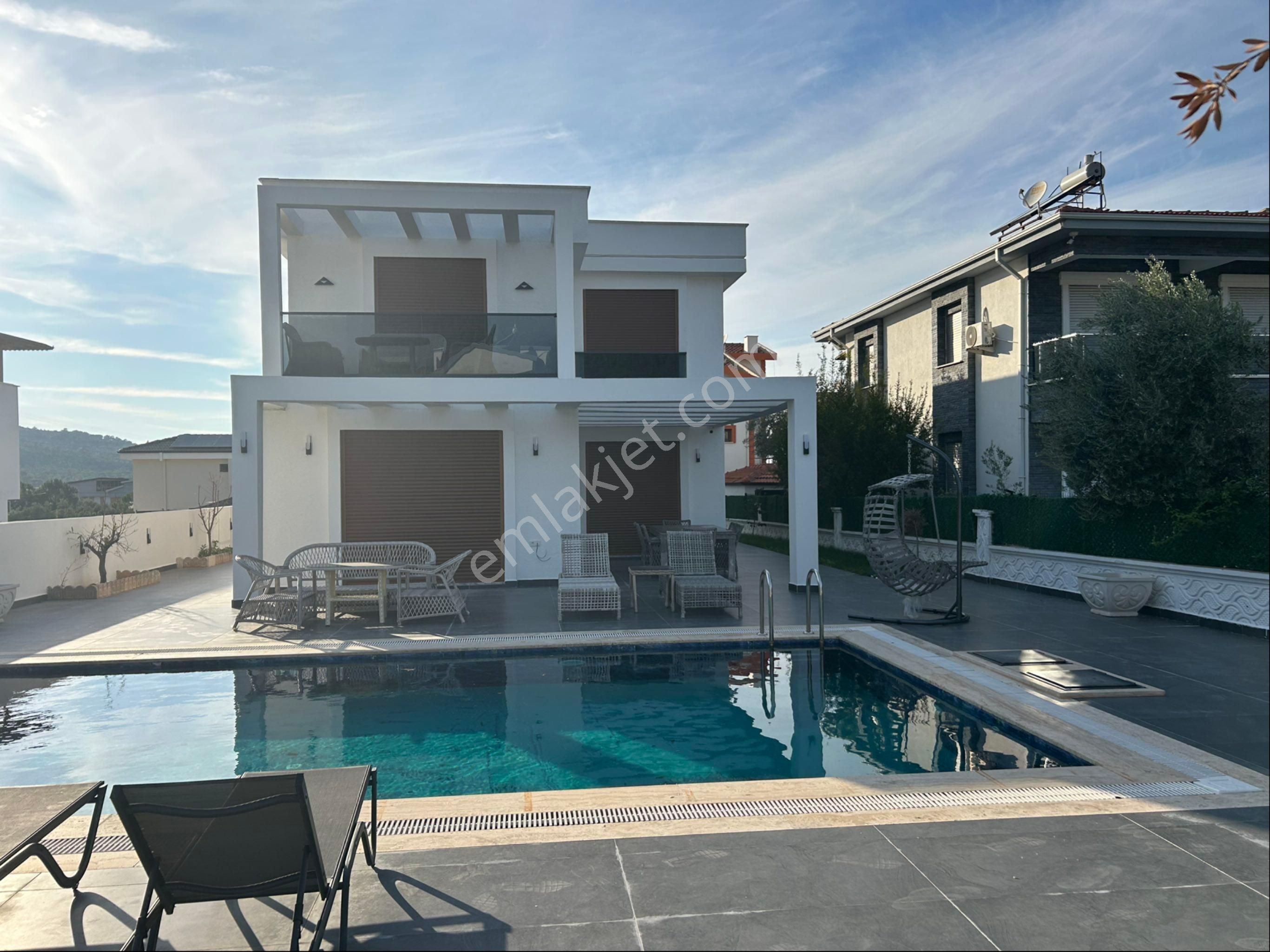 Didim Albükte Sahile Yakın Eşyalı 4+1 Lüks Villa - Görsel 31