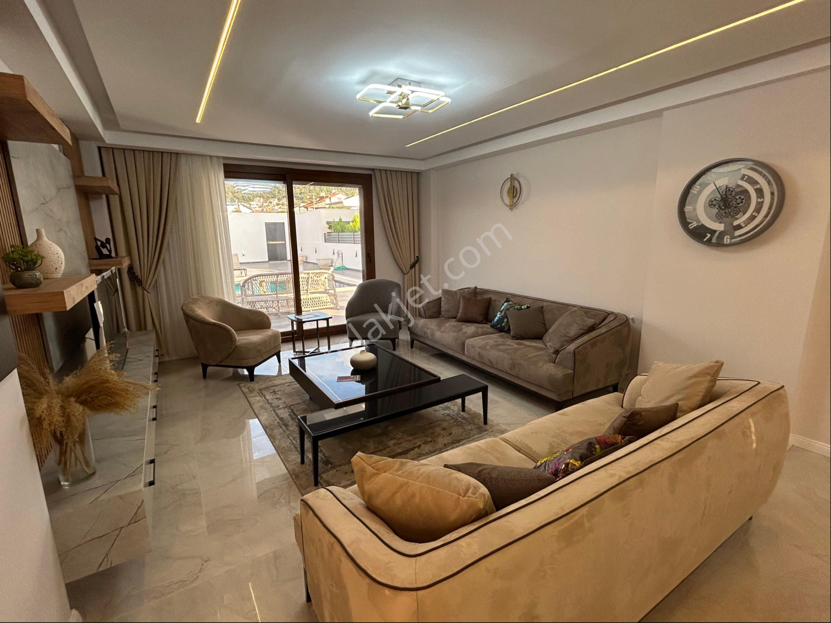 Didim Albükte Sahile Yakın Eşyalı 4+1 Lüks Villa - Görsel 19