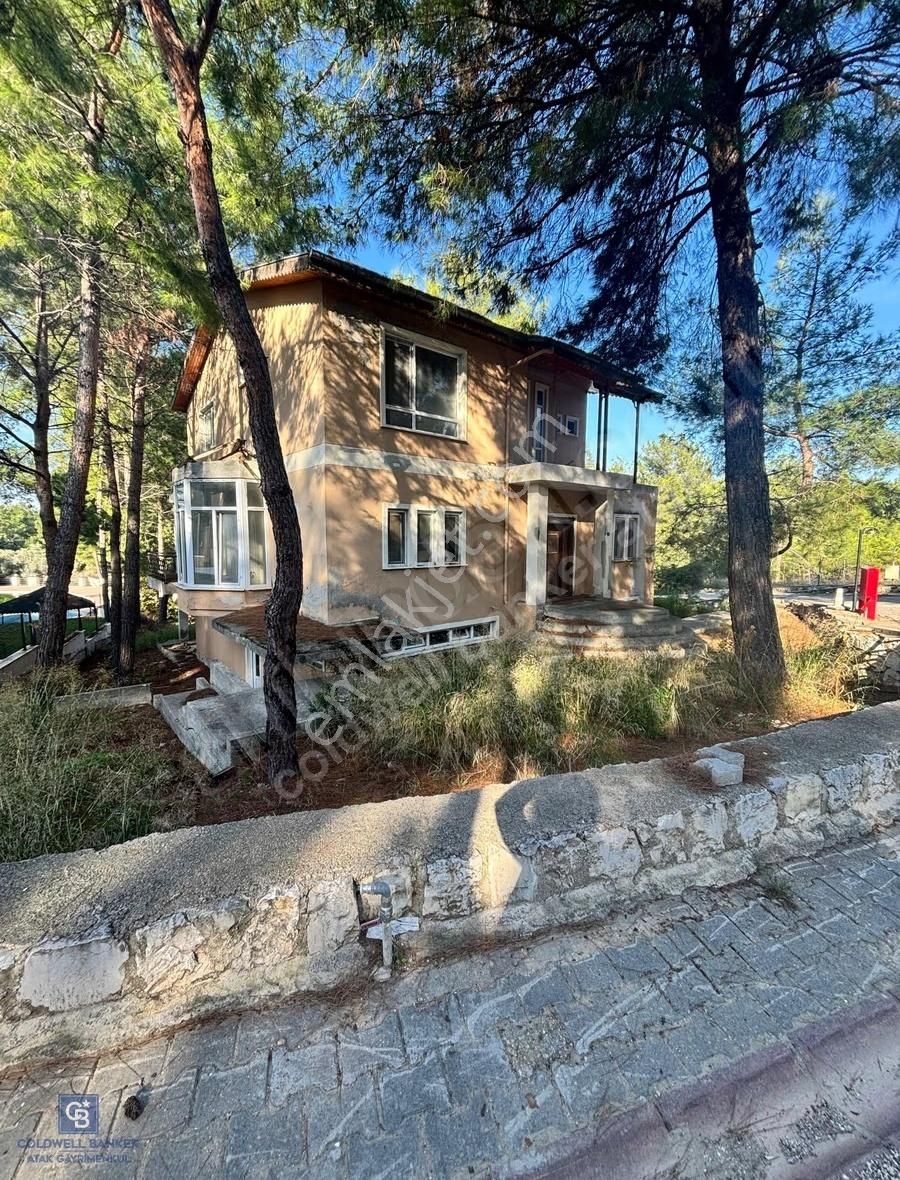 Urla Kalabakta Çamlıbel Sitesi Satılık Müstakil Villa