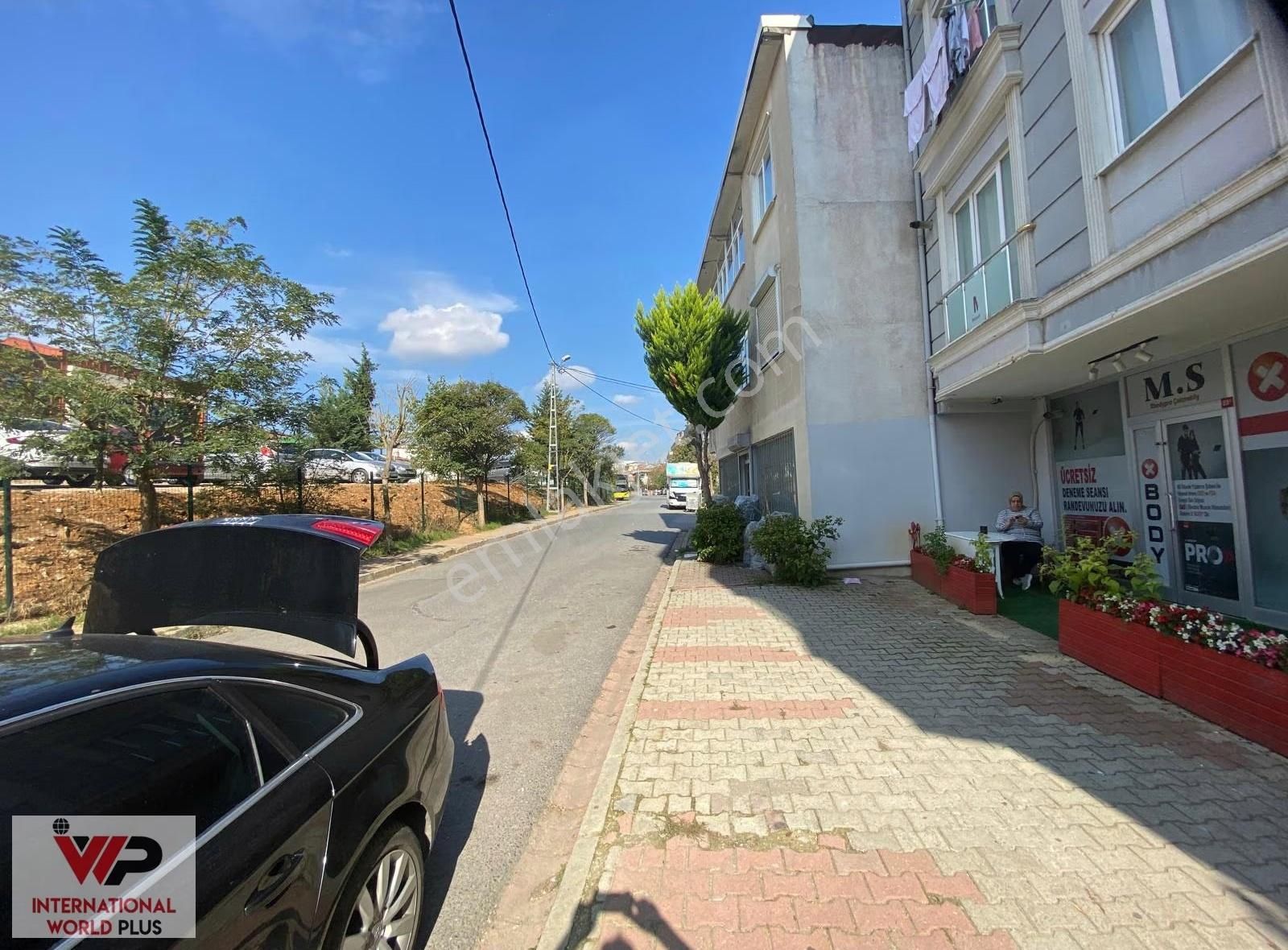 Çekmeköy'de Kiralık Dükkan