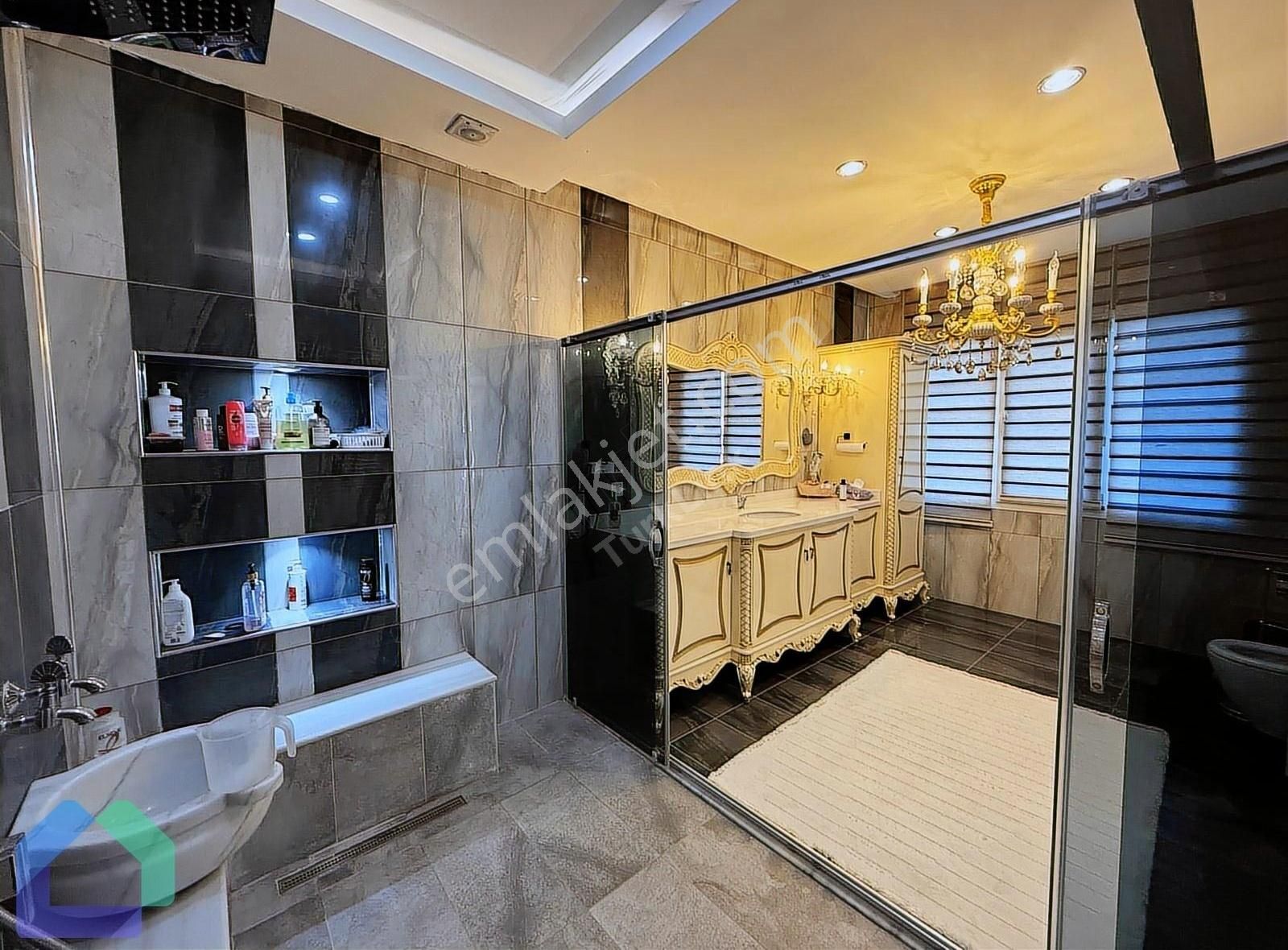 Beylikdüzünde 420 M² Villa Konforunda 4+2 Lüks Dubleks - Görsel 31