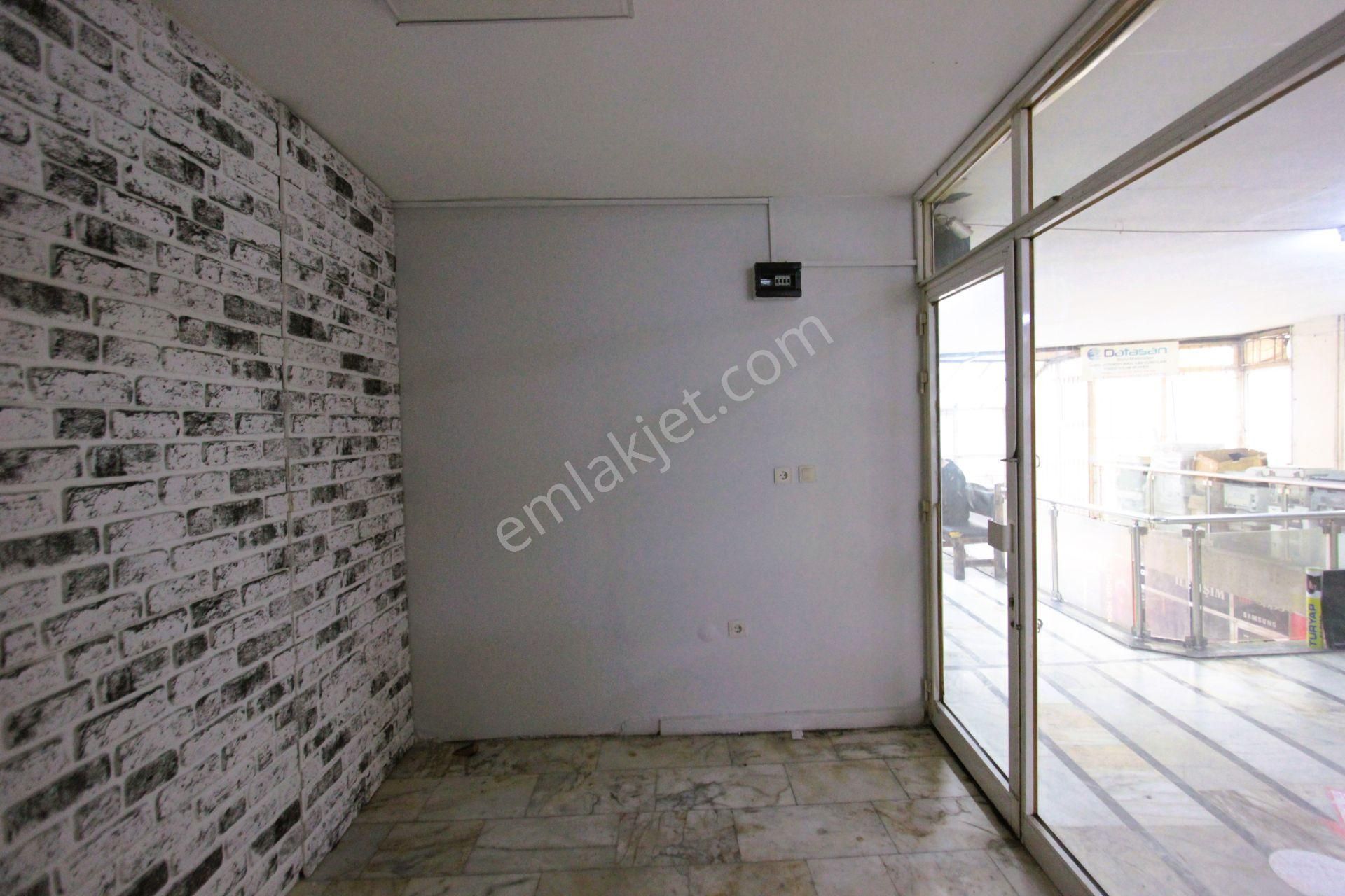 Gaziosmanpaşa Meydan'da Yatırımlık Satılık Dükkan - Görsel 5