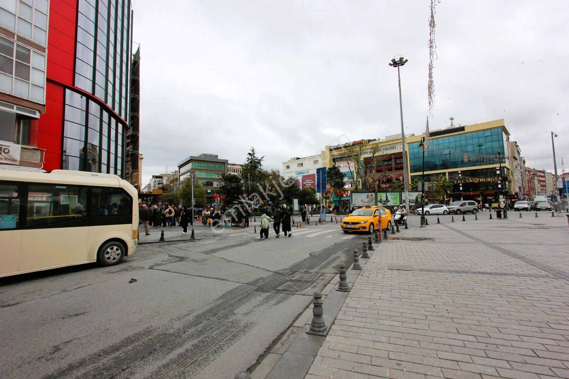 Gaziosmanpaşa Meydan'da Yatırımlık Satılık Dükkan - Görsel 23