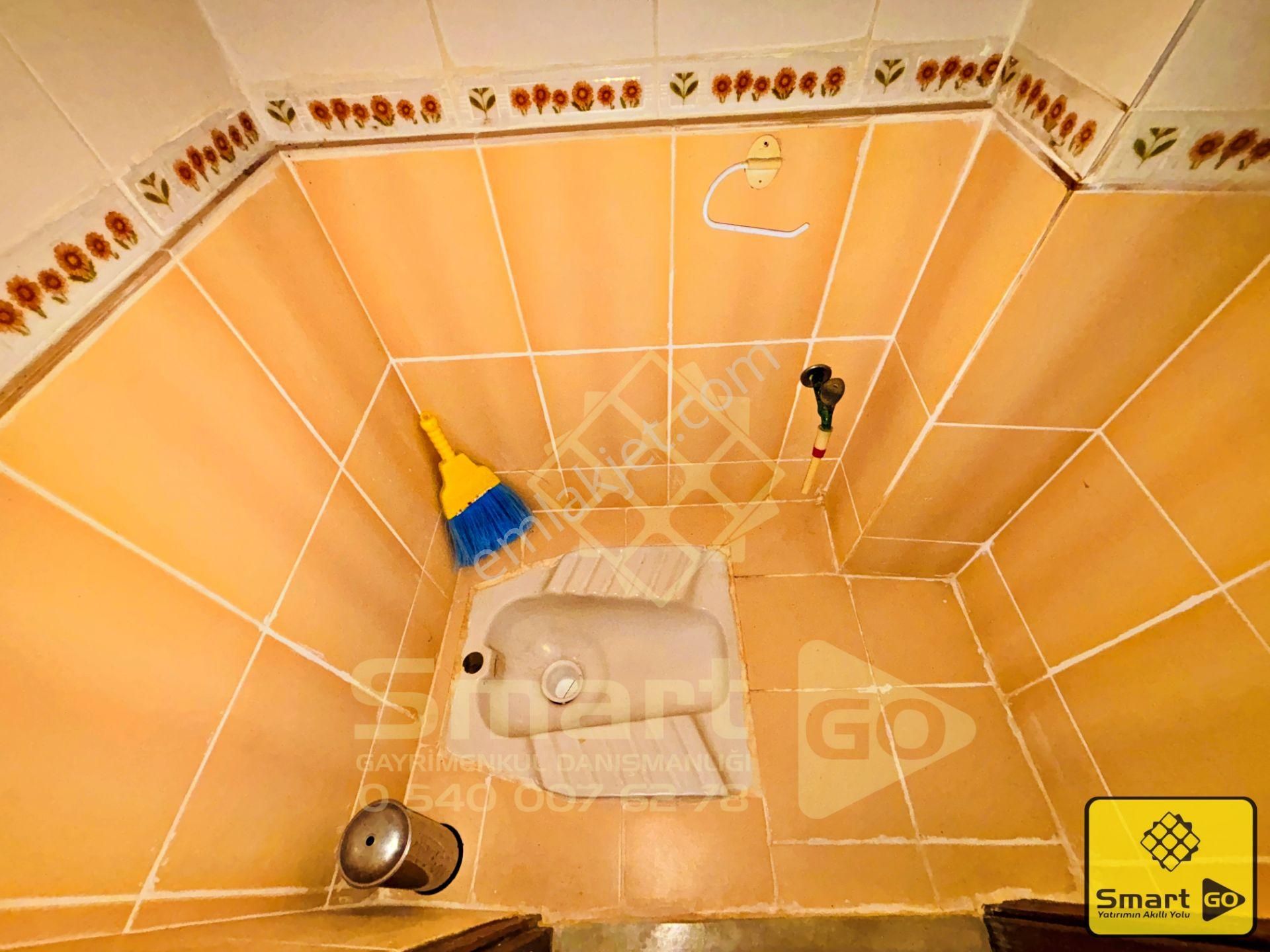 İhsaniye'de Cadde Üzeri Komple Satılık Bina - Görsel 32