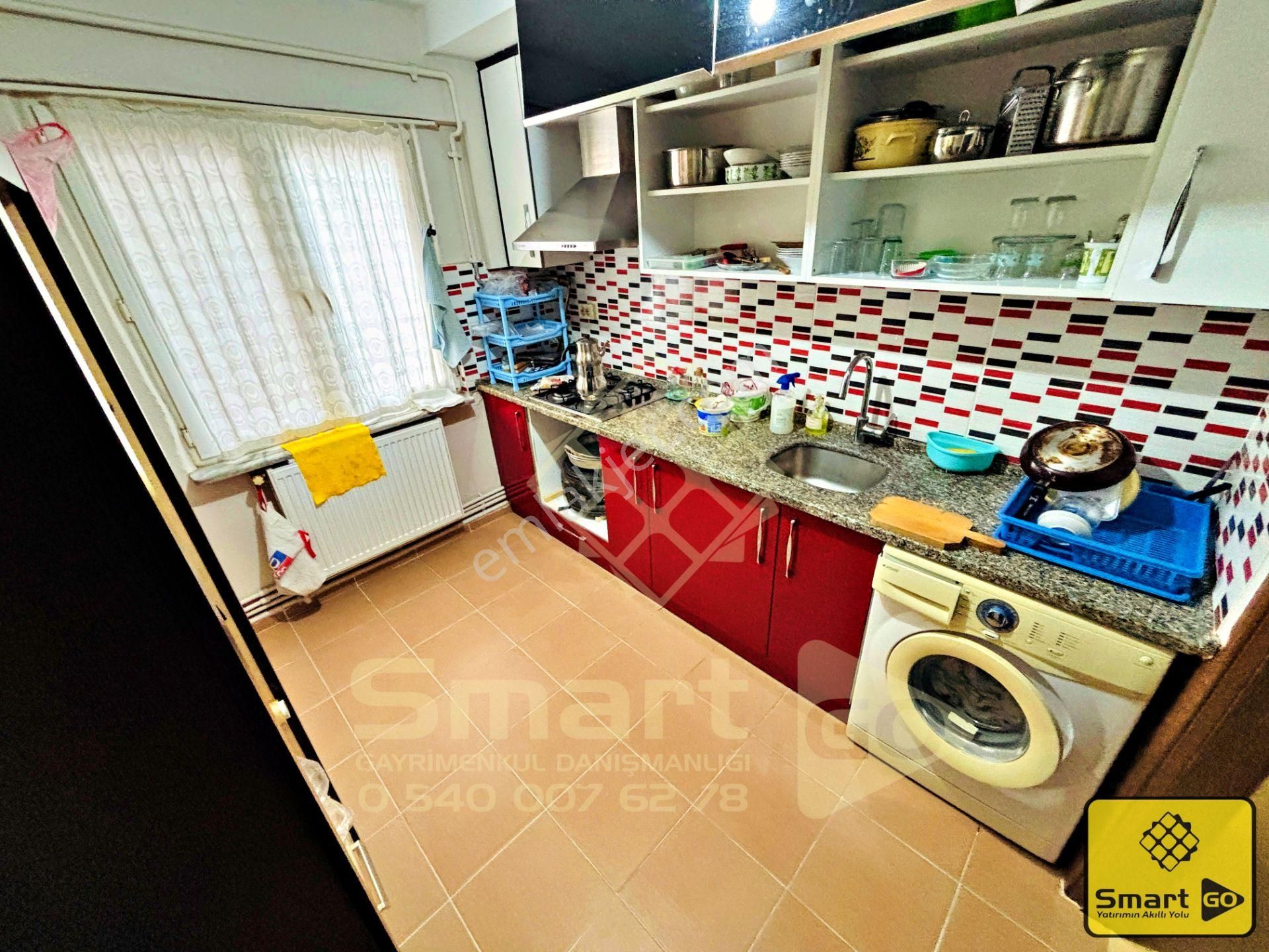 İhsaniye'de Cadde Üzeri Komple Satılık Bina - Görsel 3