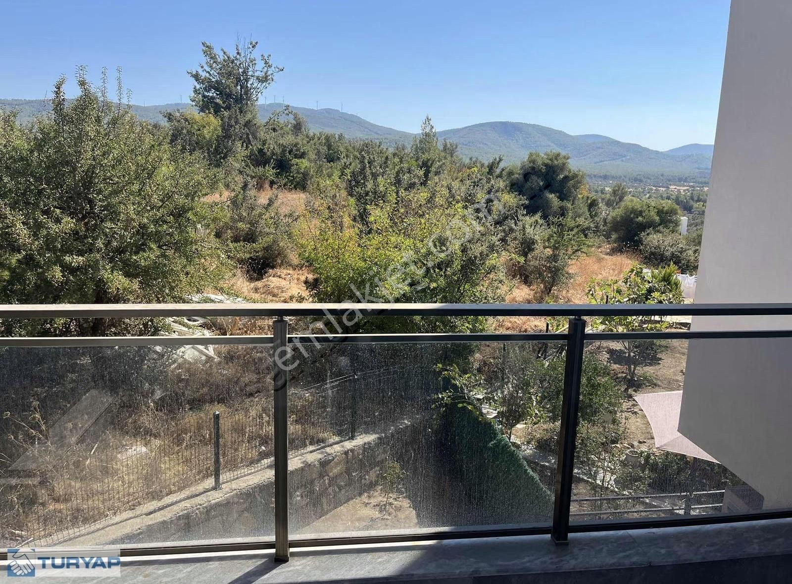 Bodrum Mumcular'da Satılık 2 + 1 Bahçe Katı Daire