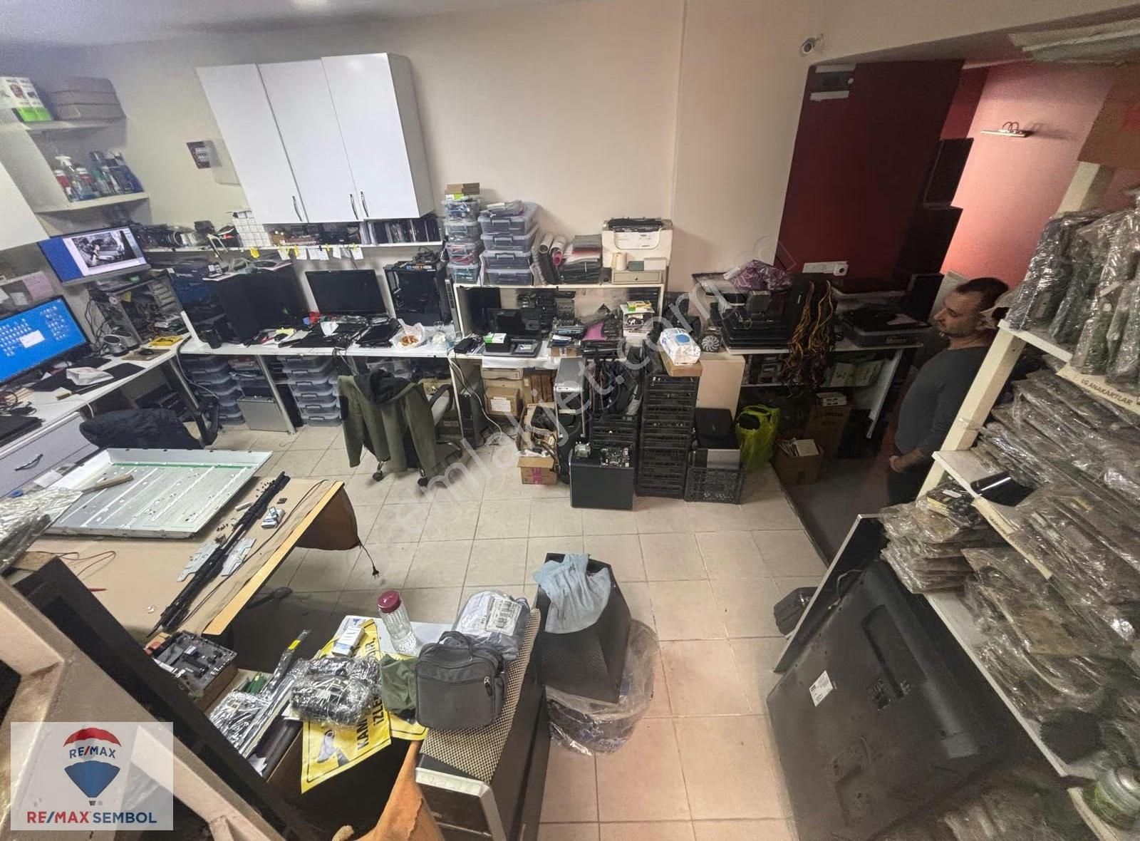 Balçova'da Merkezi Konumda 51 M2 Satılık Dükkan - Görsel 10