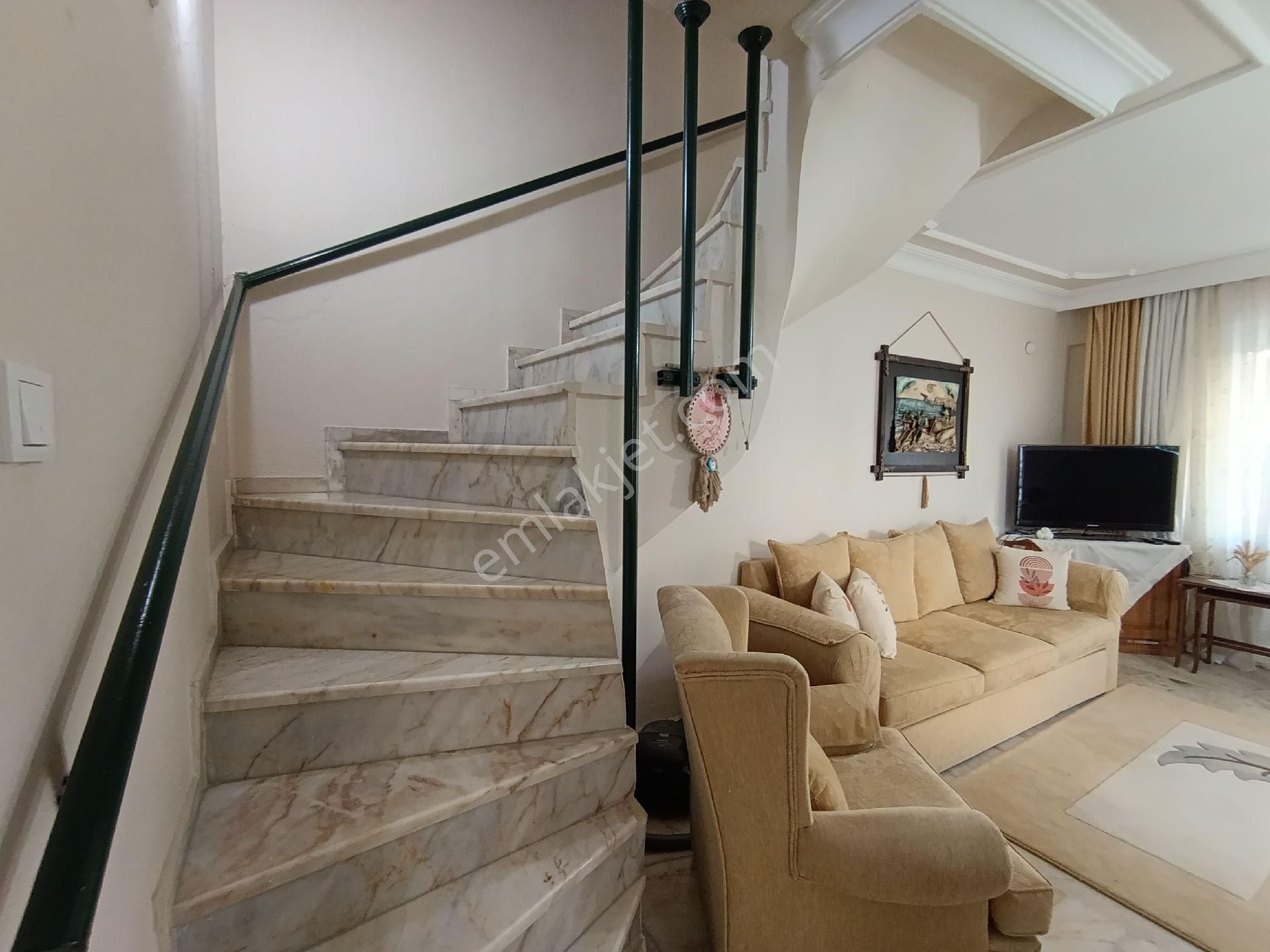 Karaova'da Yüzme Havuzlu Site İçinde 5+1 Satılık Villa - Görsel 14