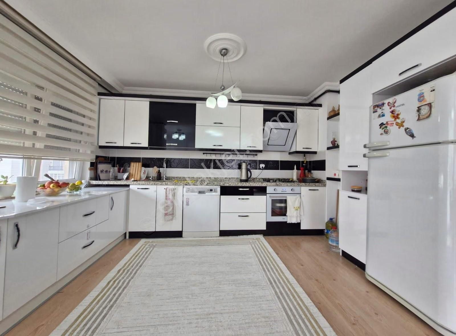 Bahçeyaka Mahalesinde 3+1 Daire - Görsel 13