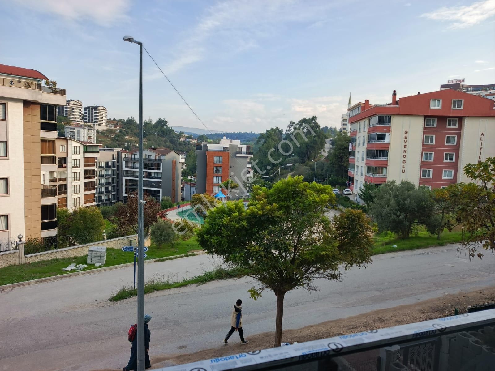 Bursa Mudanya Eğitim Mah. Satılık Daire 3+1 Merkezde 1.kat 10 Yıllık Yeni Versiyon Bakımlı Site İçi - Görsel 10