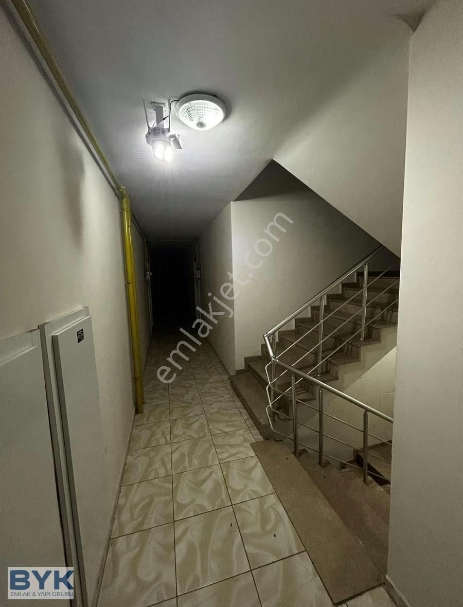 Byk' Dan! Cadde Üzeri! Geniş M2! Yüksek Kira! İskanlı! Eşyalı! - Görsel 2