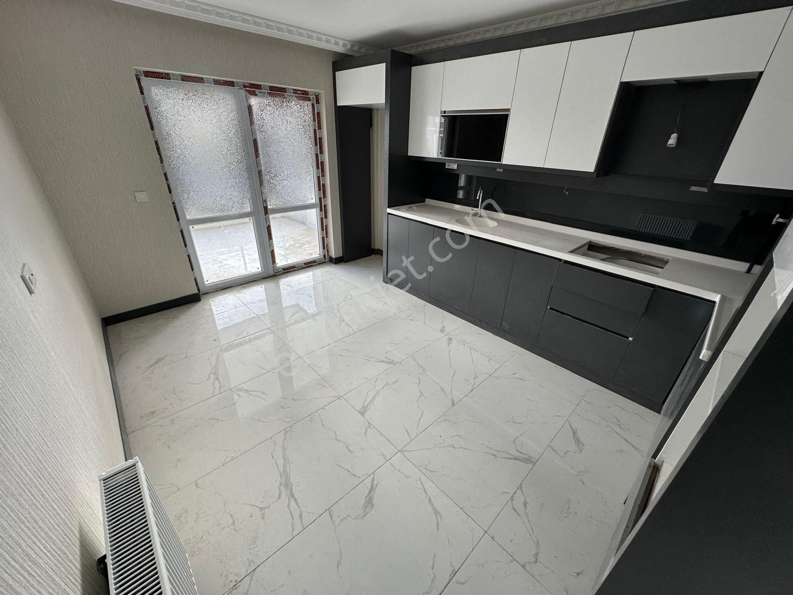 Yenikent Mustafa Kemal'de Mükemmel Lokasyonda Satılık 4+1 Daire - Görsel 7