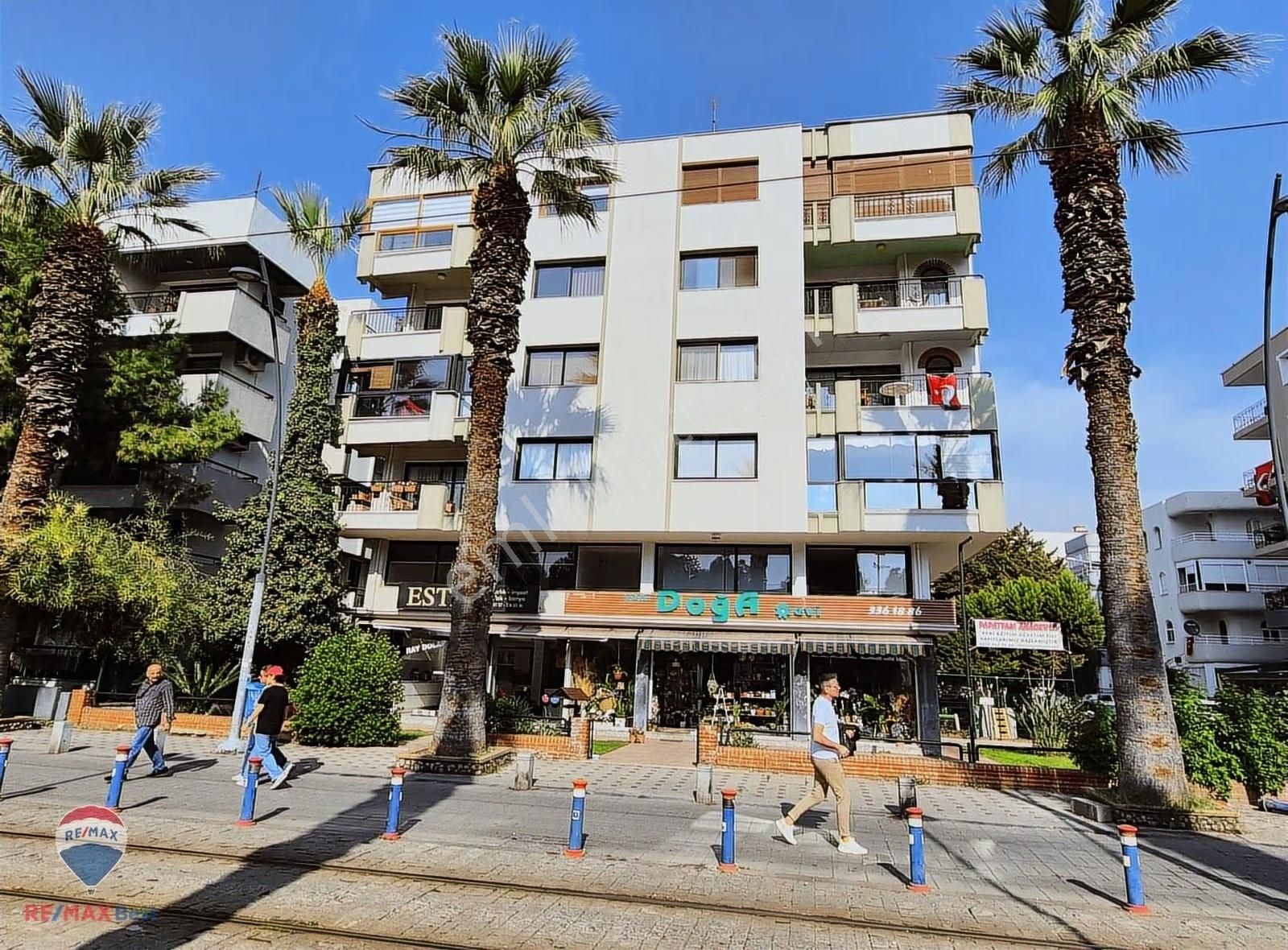 7 Bostanlı Tramvay Yolunda 3+1 Kiralık Daire