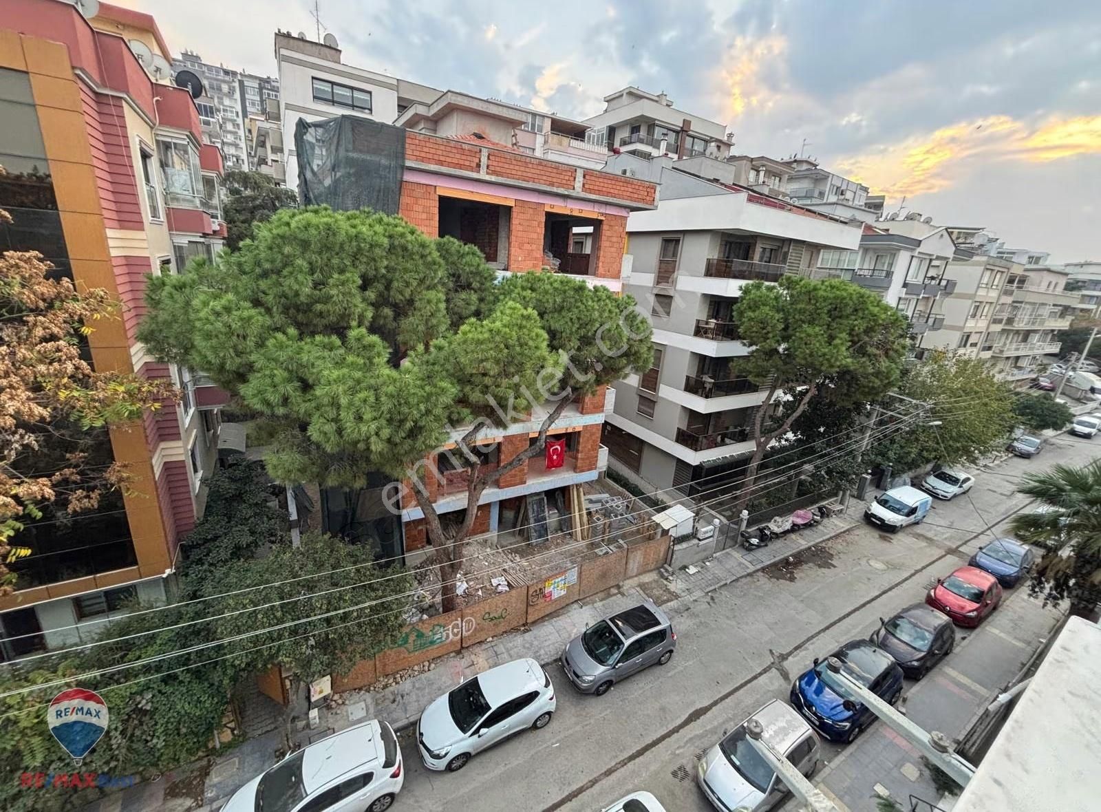 14 Hatay 154 Sokakta Aydınlık Tadilatlı Kiralık 3+1 Daire - Görsel 3