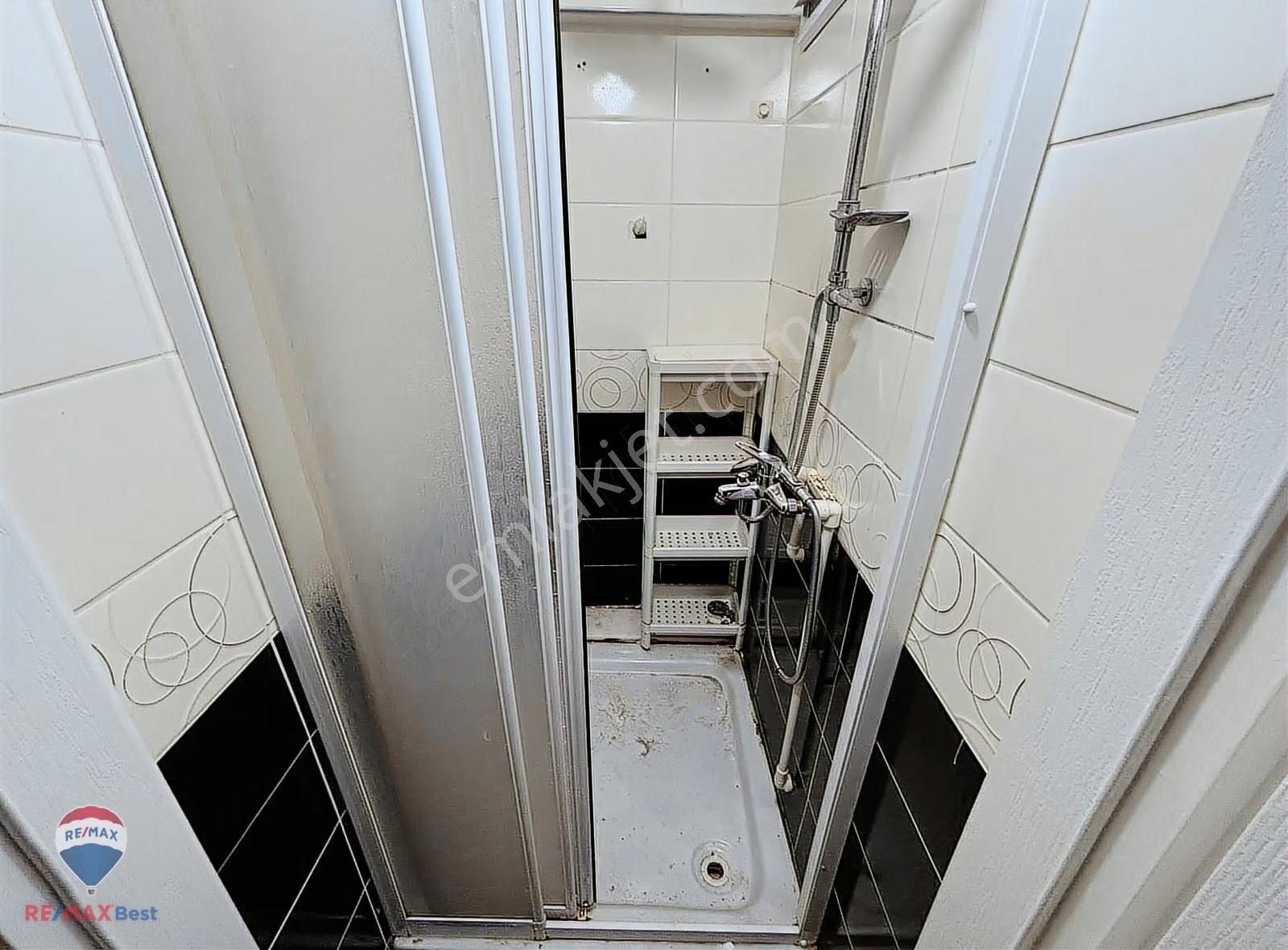 14 Hatay 154 Sokakta Aydınlık Tadilatlı Kiralık 3+1 Daire - Görsel 4