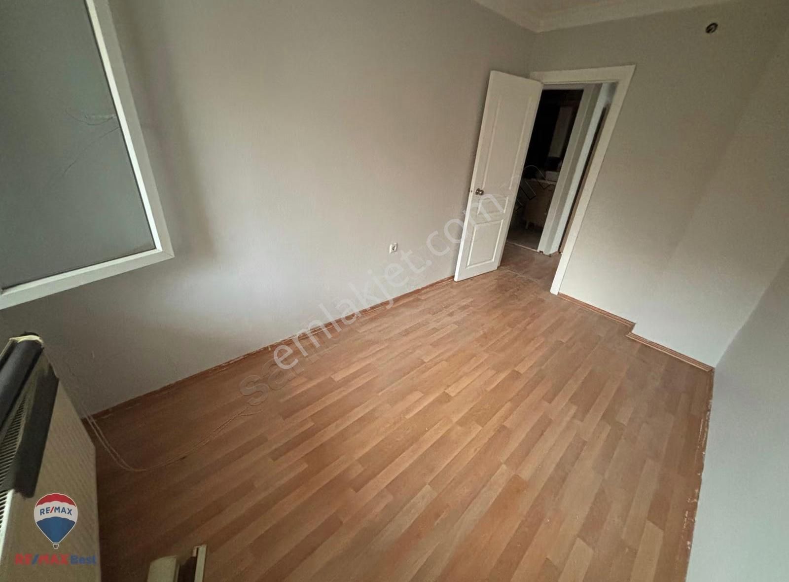 14 Hatay 154 Sokakta Aydınlık Tadilatlı Kiralık 3+1 Daire - Görsel 10