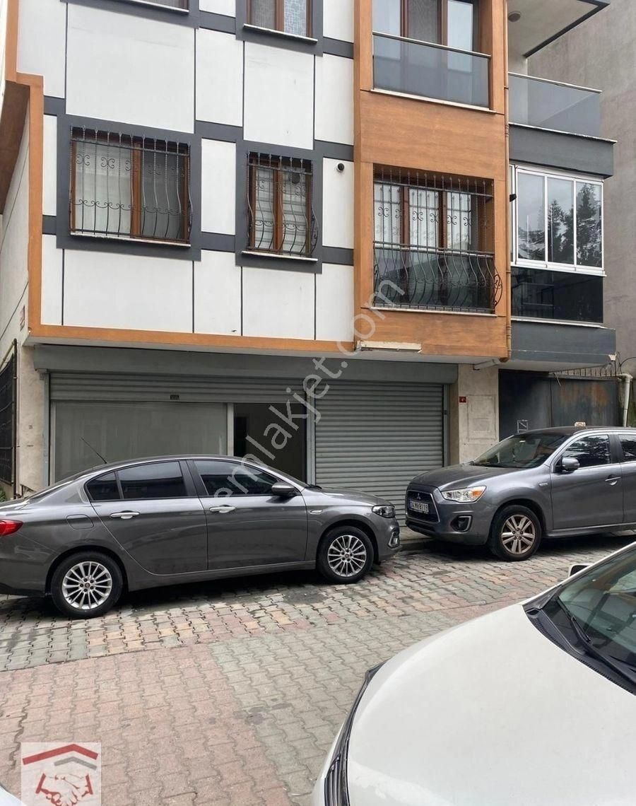 4.levent Emniyetevlerinde 270m2 Satılık Ters Dubleks Dükkan