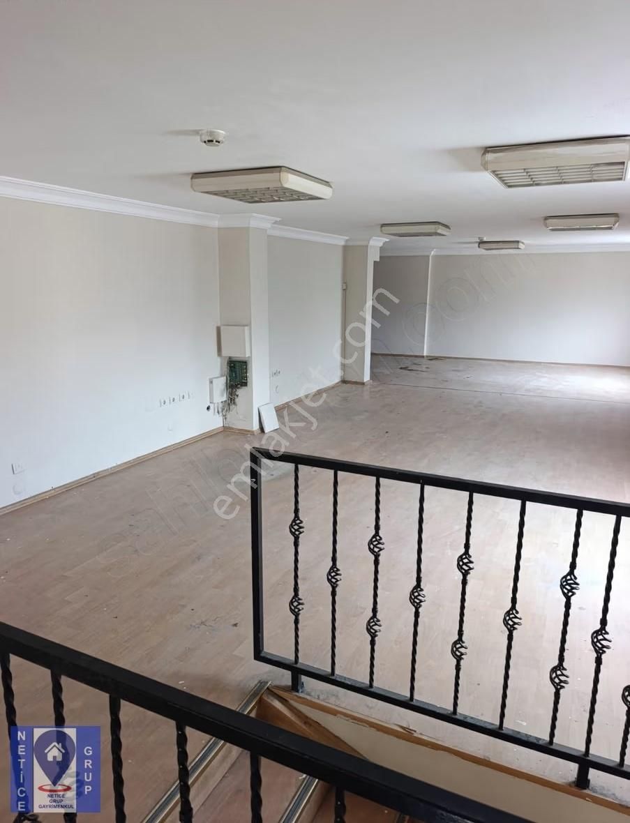 Ankara Yoluna Cephe 3 Katlı 250 M2 Köşe Kombili Dükkan & Mağaza