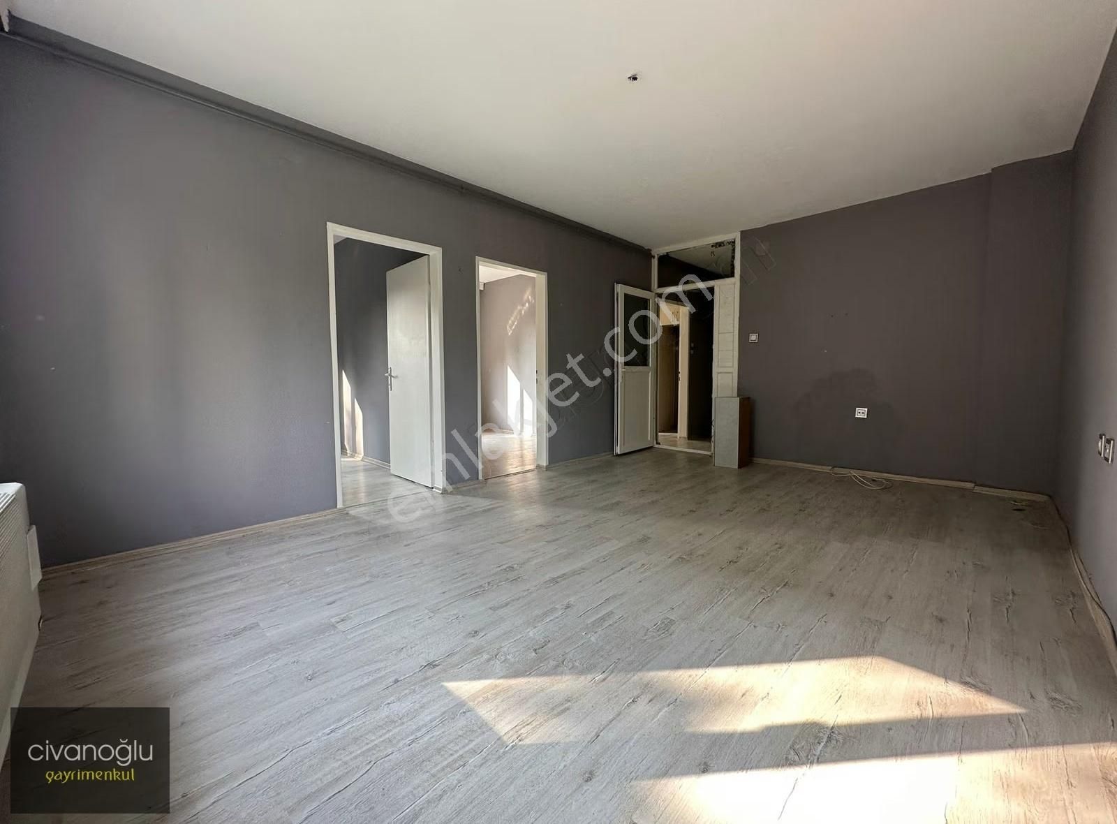 Balkan Göçmen Konutları Bölgesinde Kiralık 2+1 Daire - Görsel 6