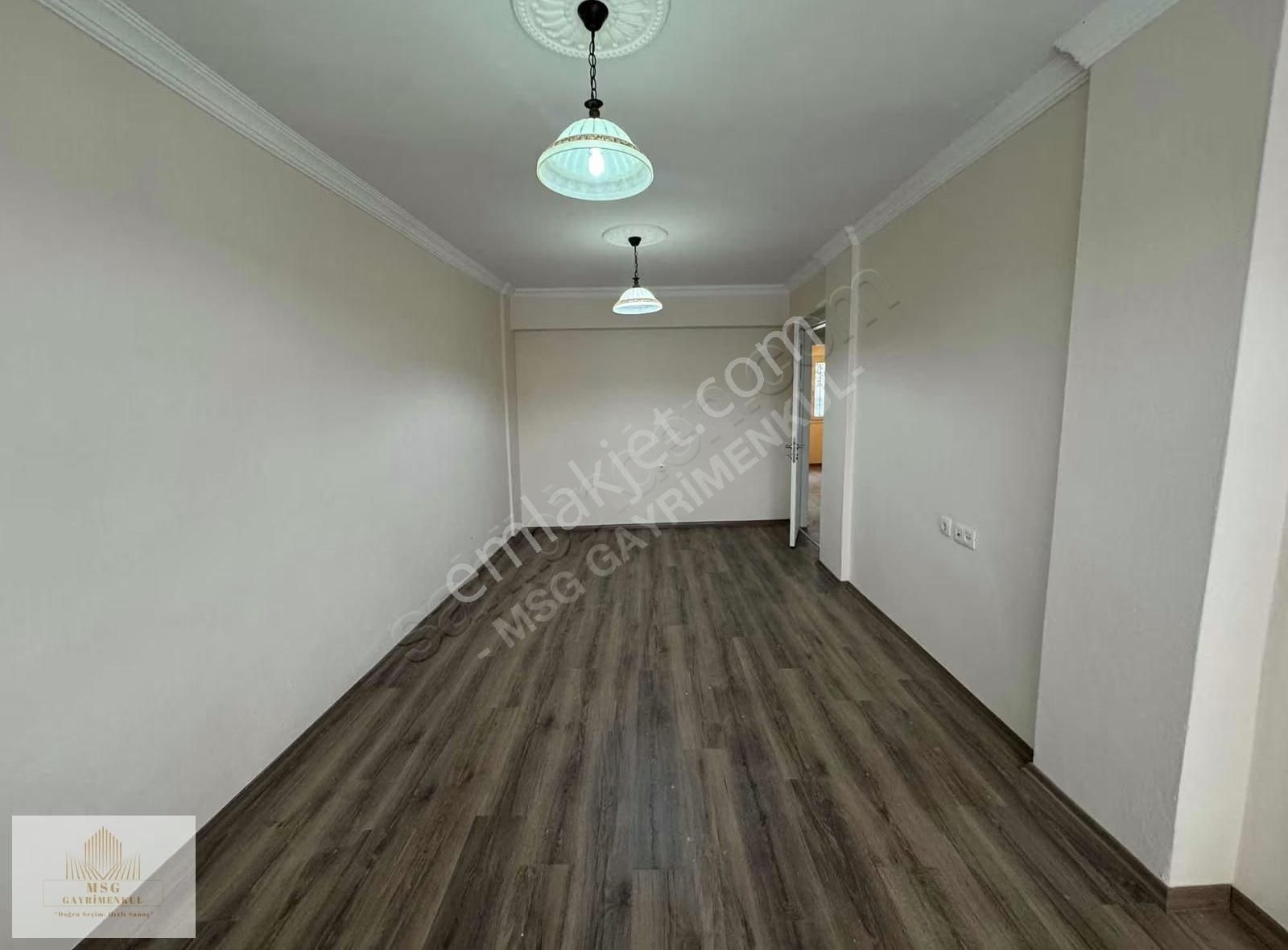 Msg'den Güzelyalıda Caddeye 100 Metre-bahçeli & Yüksek Giriş 2+1 - Görsel 15