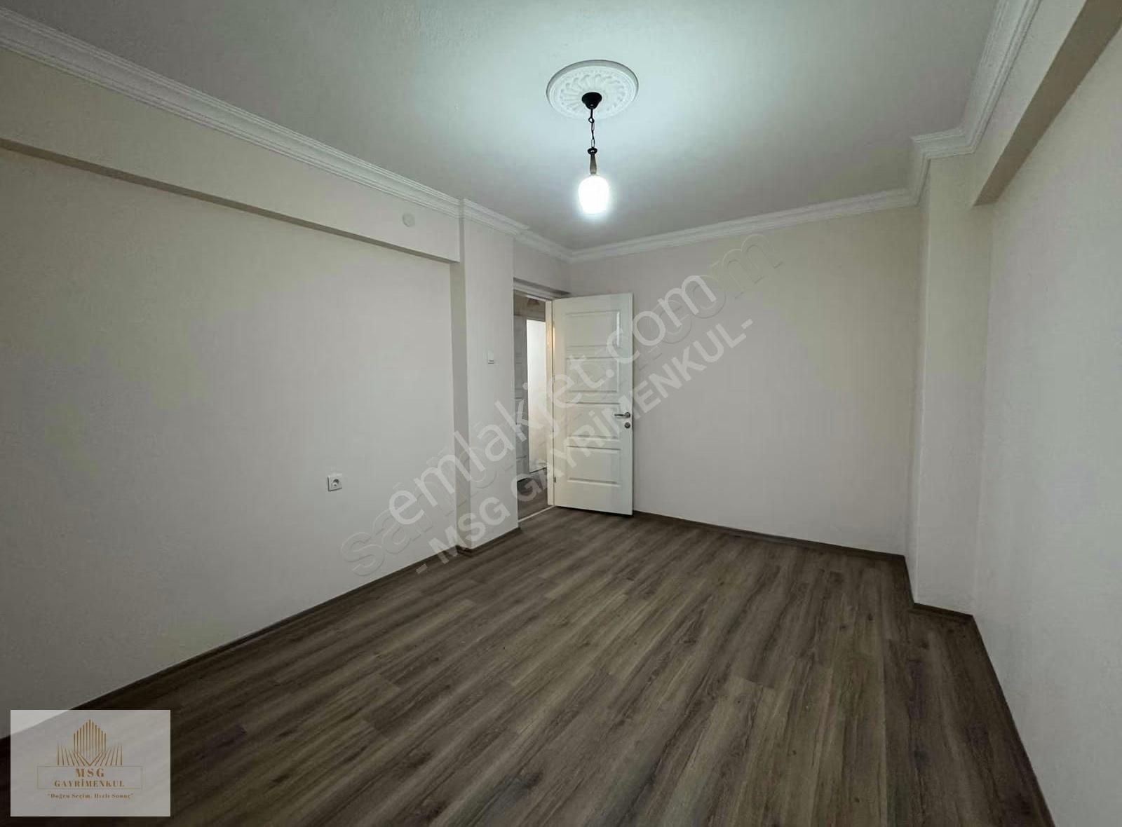 Msg'den Güzelyalıda Caddeye 100 Metre-bahçeli & Yüksek Giriş 2+1 - Görsel 5