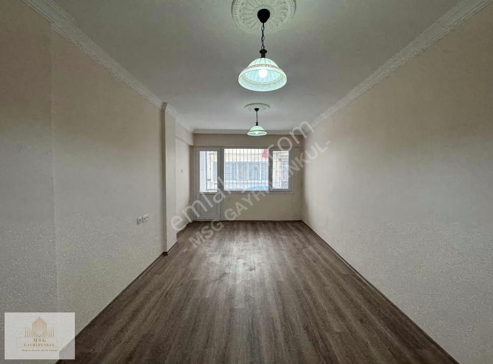 Msg'den Güzelyalıda Caddeye 100 Metre-bahçeli & Yüksek Giriş 2+1 - Görsel 12