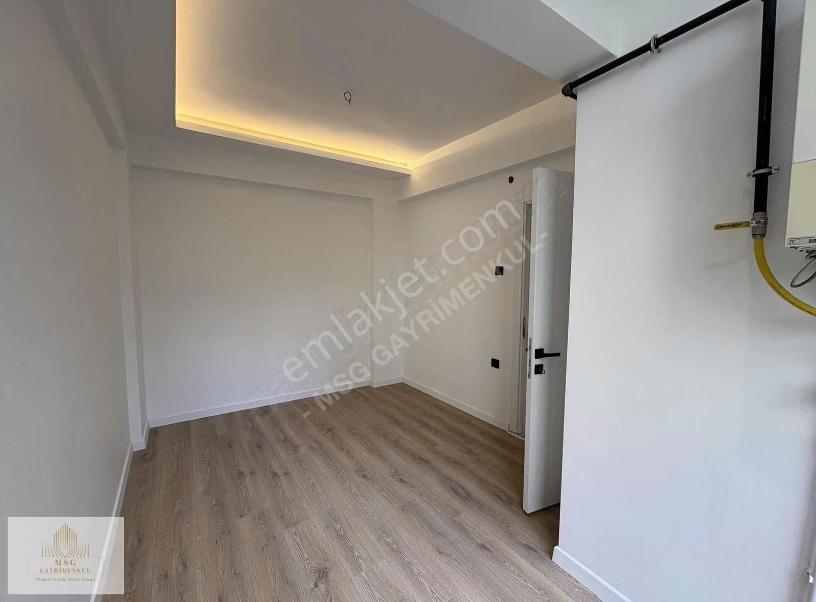 -msg'den Mithatpaşa Cadde Yakını Ara Kat Masrafsız 3+1 Daire- - Görsel 2