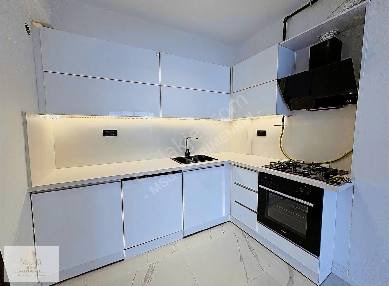 -msg'den Mithatpaşa Cadde Yakını Ara Kat Masrafsız 3+1 Daire- - Görsel 14