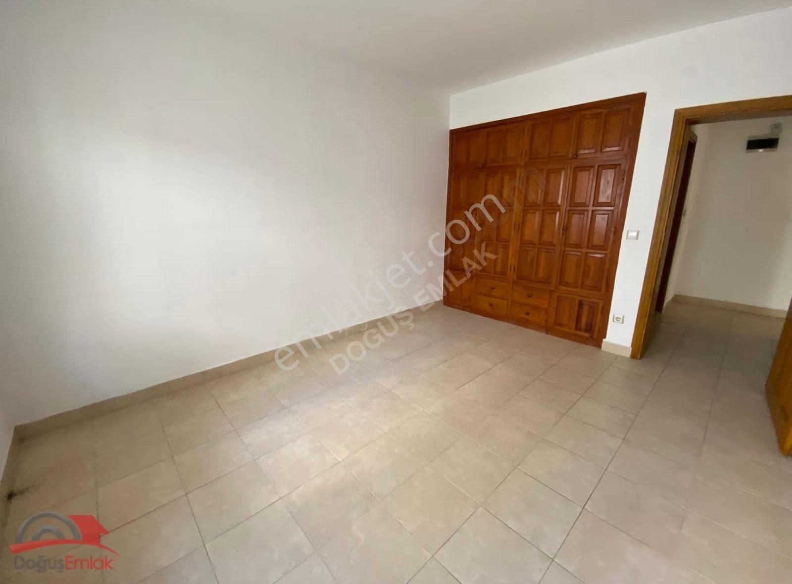 Doğuş Emlak'tan Kiralık Merkezde Denize 100 Metre Geniş 1+1daire - Görsel 7