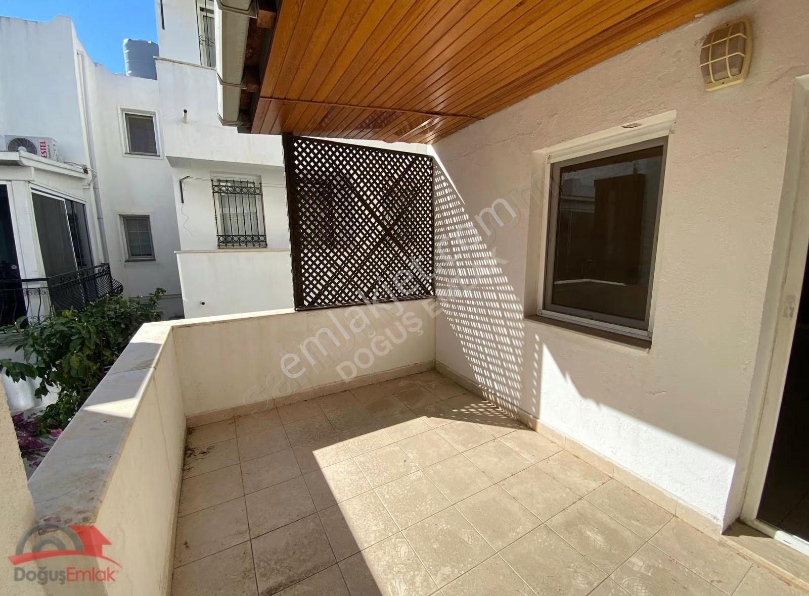 Doğuş Emlak'tan Kiralık Merkezde Denize 100 Metre Geniş 1+1daire