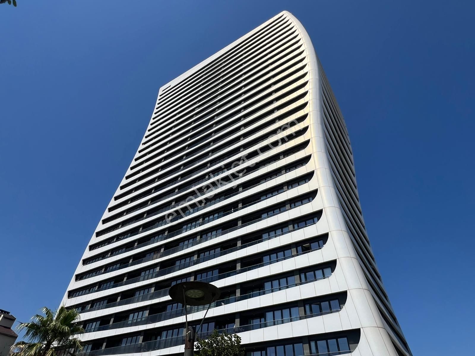 Pegaas'tan Allure Tower'da Eşyalı Deniz Manzaralı Satılık Daire