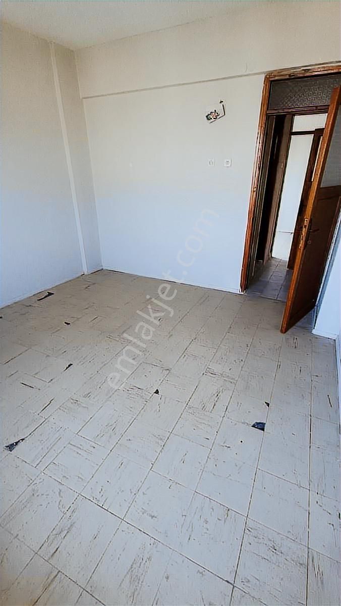 Esentepe Kanarya Bloklarında Satılık 3+1daire Karanlık Odası Yok - Görsel 4