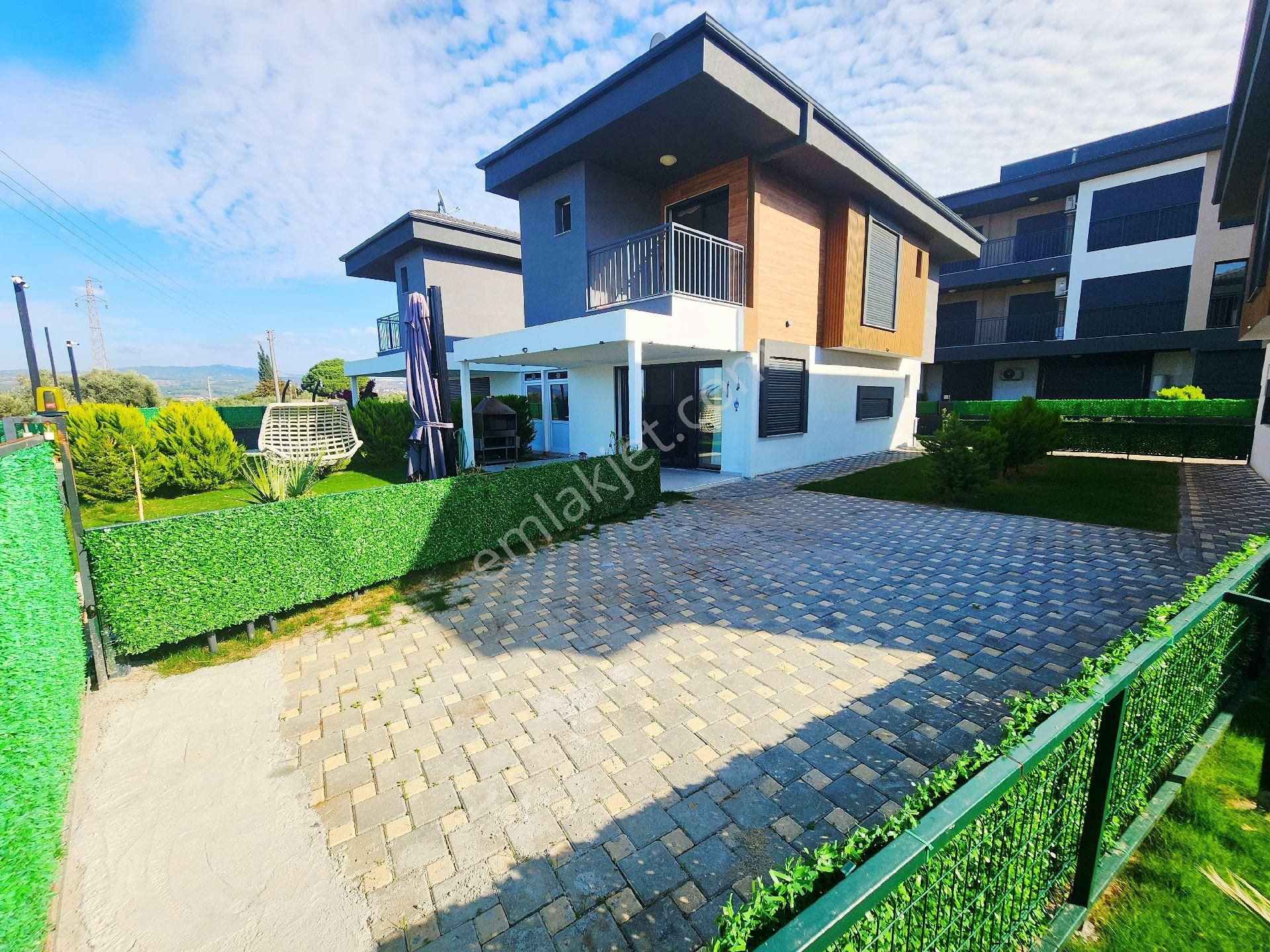 Kuşadası Davutlar Satılık Deniz Manzaralı Villa - Görsel 3